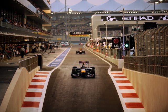 2010 Abu Dhabi qualifying run action