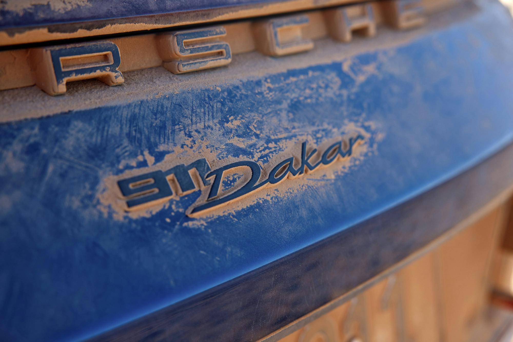 Porsche 911 Dakar badge dirt detail