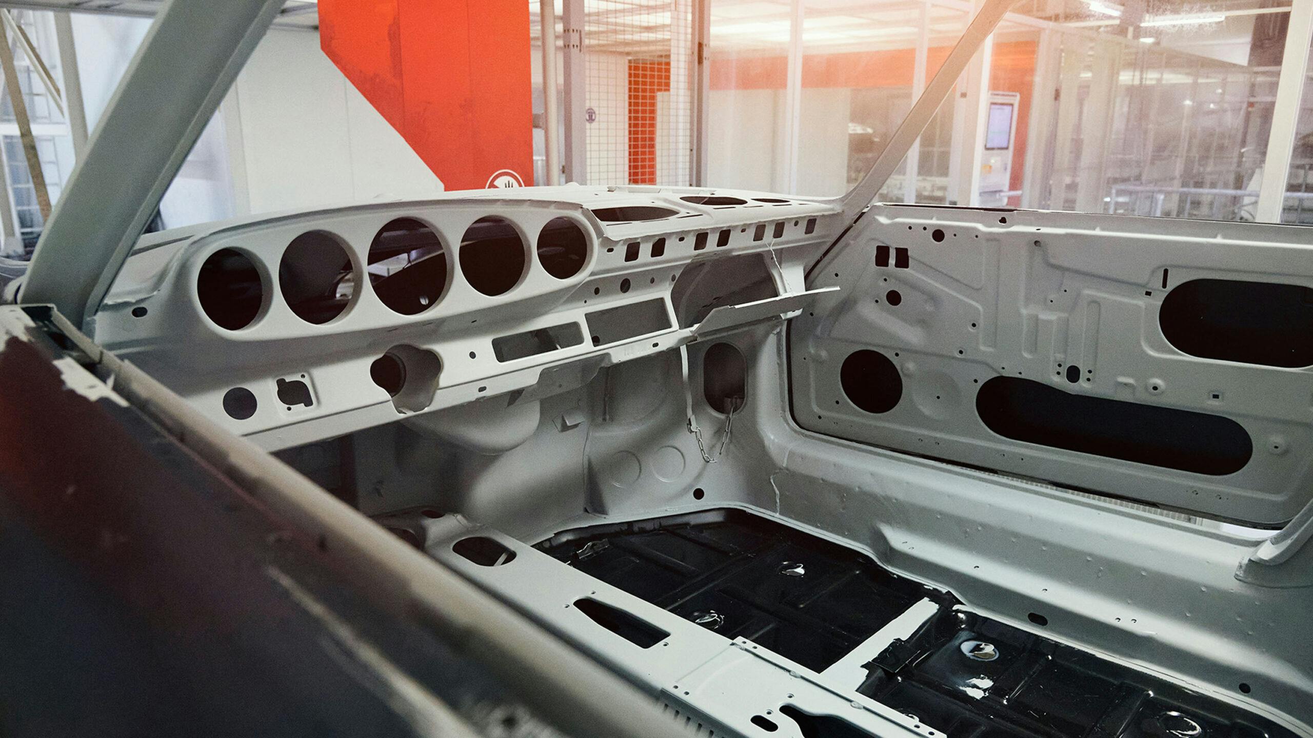 1972 Porsche 911 S Targa interior body