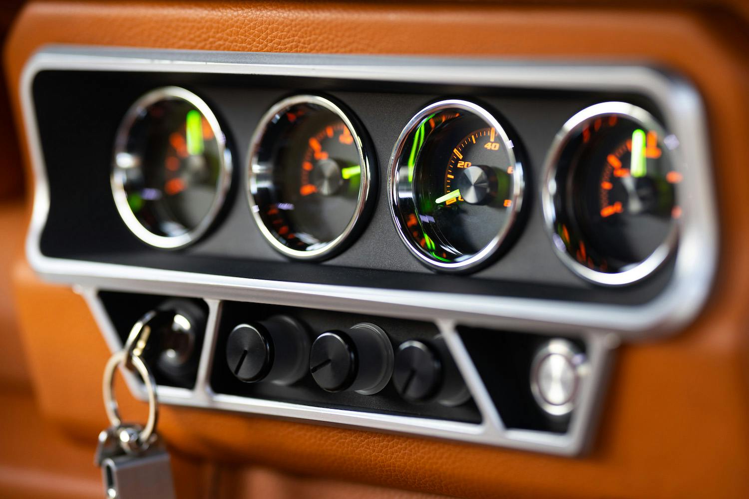 Strode 1969 Chevy Camaro gauges