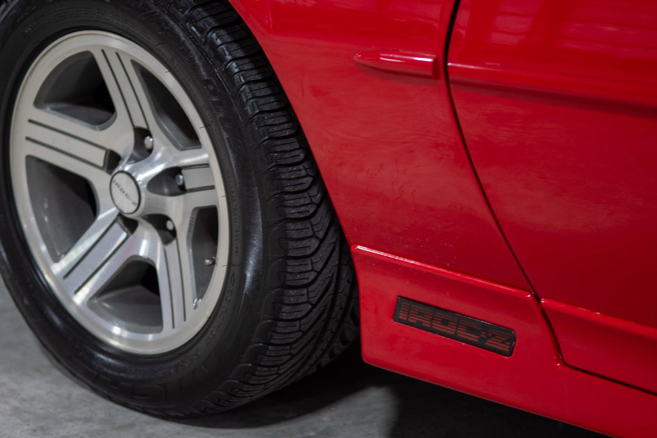 Chevrolet IROC-Z Camaro wheel tire badge