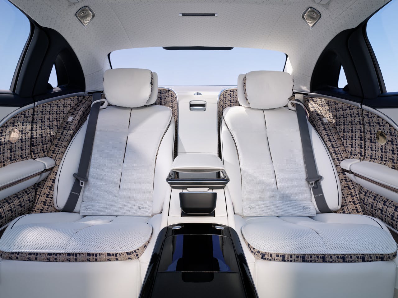 Mercedes-Maybach S-Klasse Haute Voiture 2022 interior rear seats