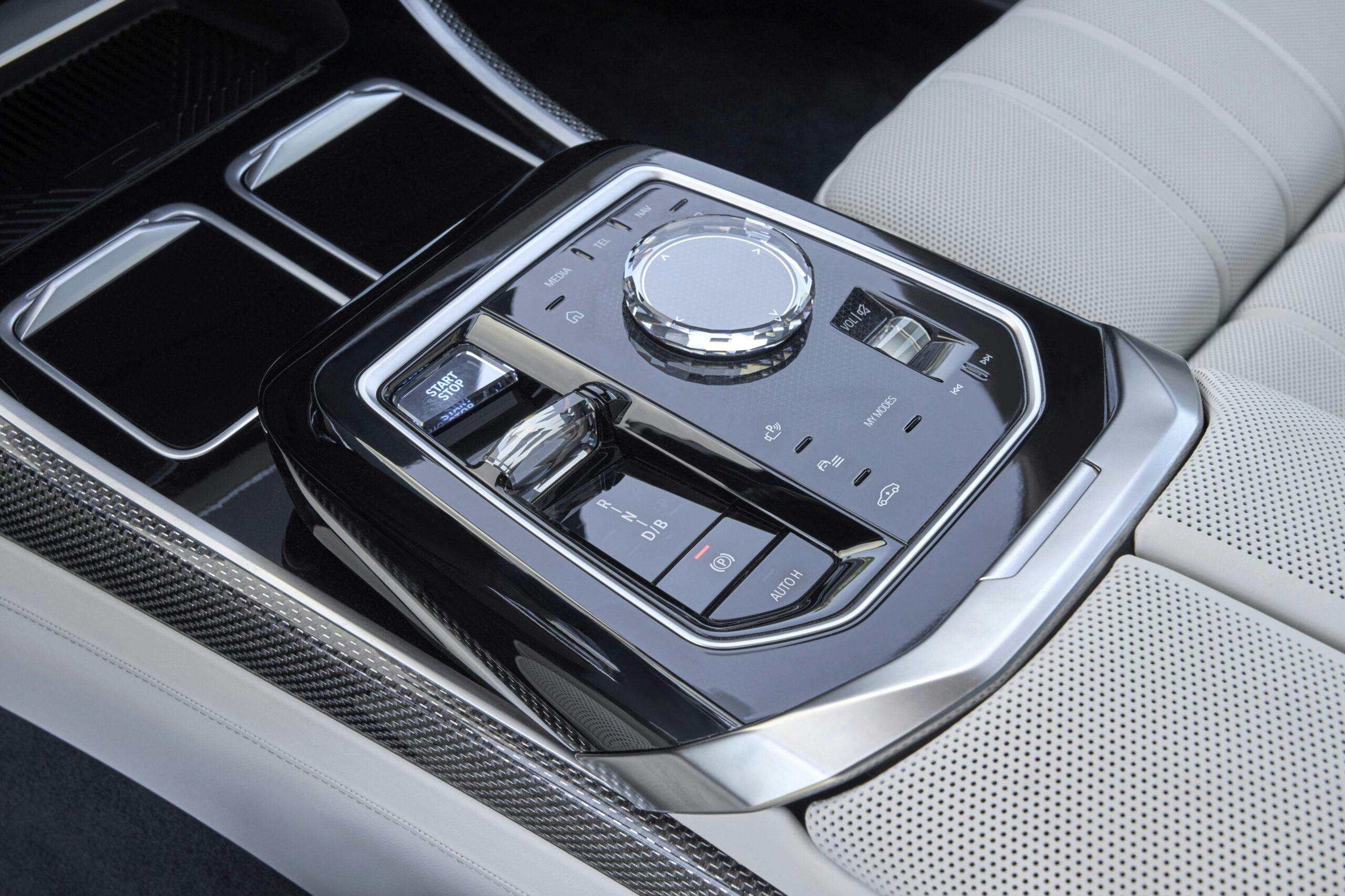 2023 BMW i7 xDrive Frozen Deep Grey interior center console controls