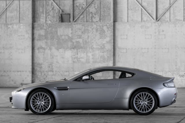 Aston Martin V8 Vantage(2005-2017)