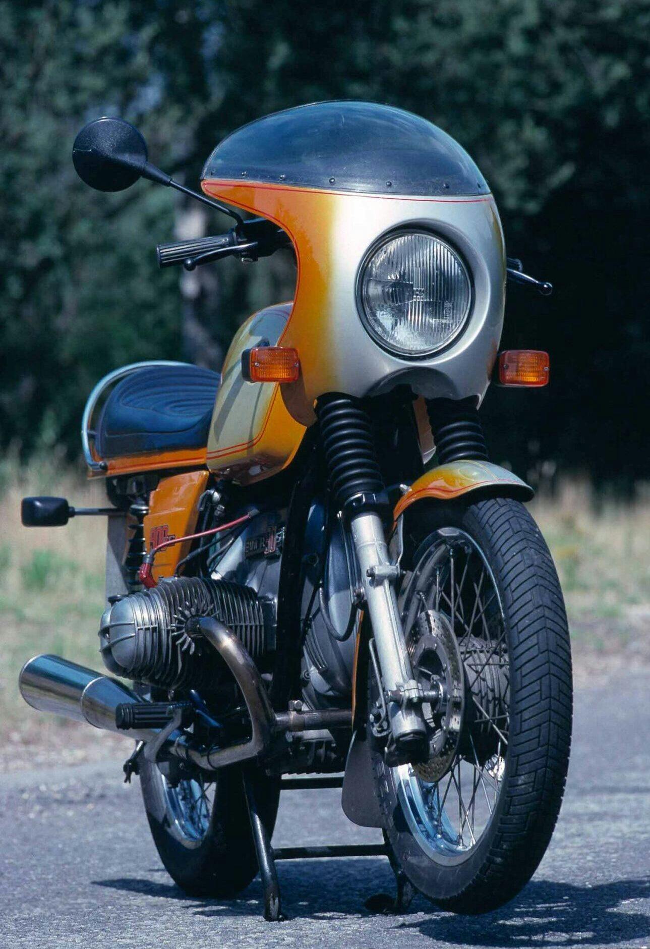 BMW R90S motorcycle front vertical