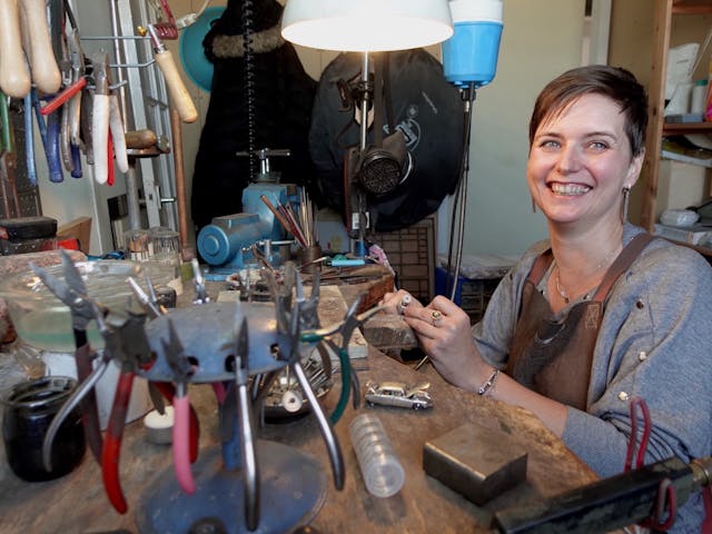 Car Jewelry Artist Wendy Roelofs smile portrait