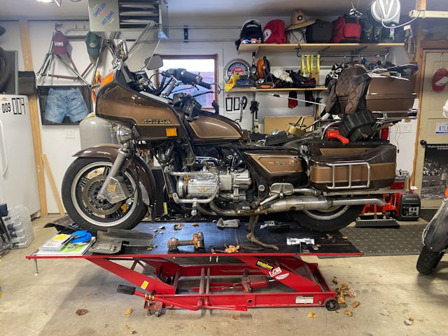 Goldwing on lift