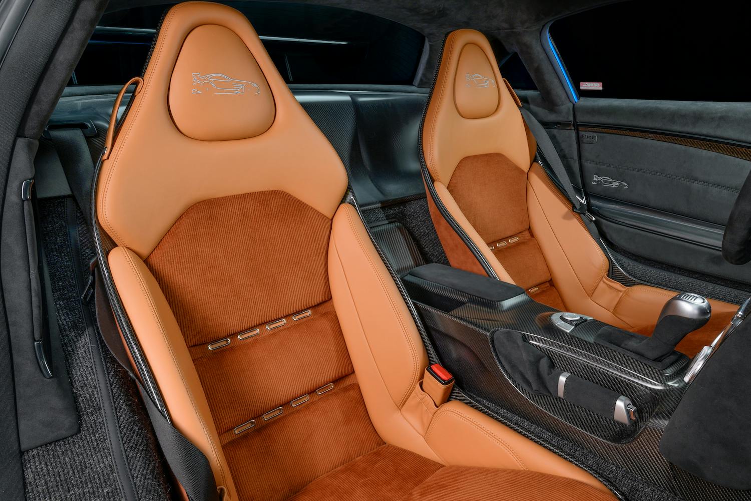 McLaren SLR HDK interior front seats