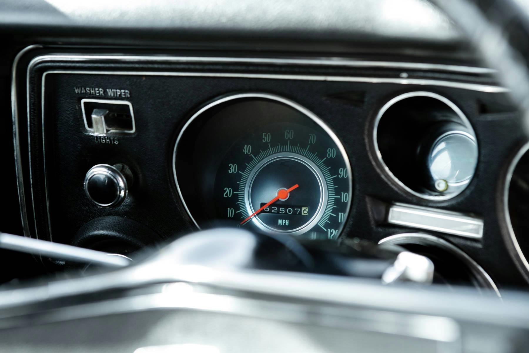 1969 Chevrolet Chevelle Malibu SS 396 interior speedometer