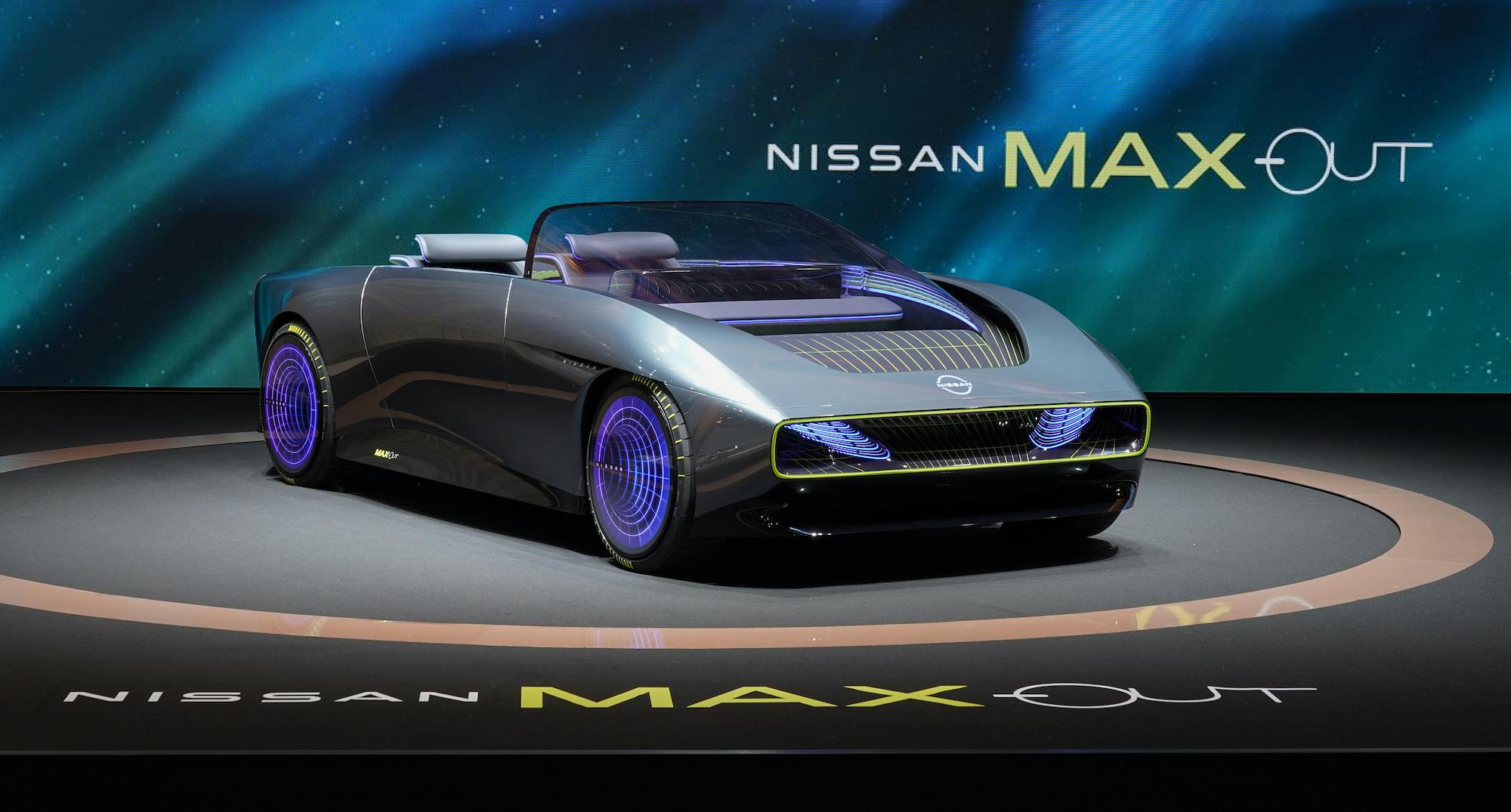 Nissan Max-Out Futuristic Concept Car front three quarter