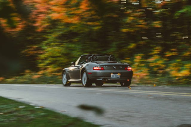 2001 BMW Z3 2.5i rear three quarter action