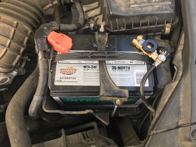 Battery in car quick connection ground