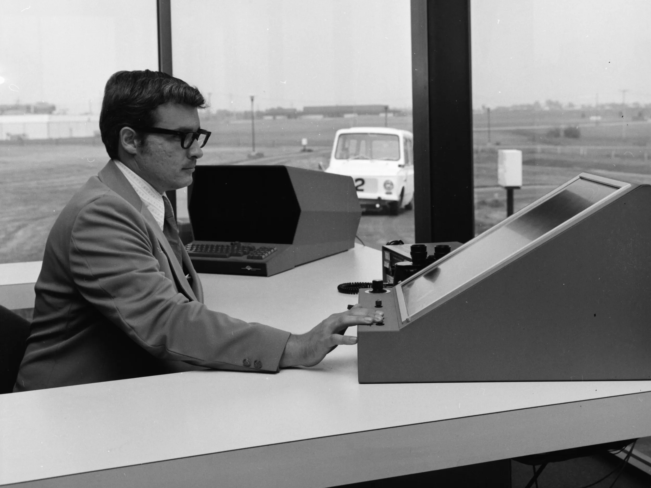A half century ago, Bendix tested autonomous EVs right where automakers ...