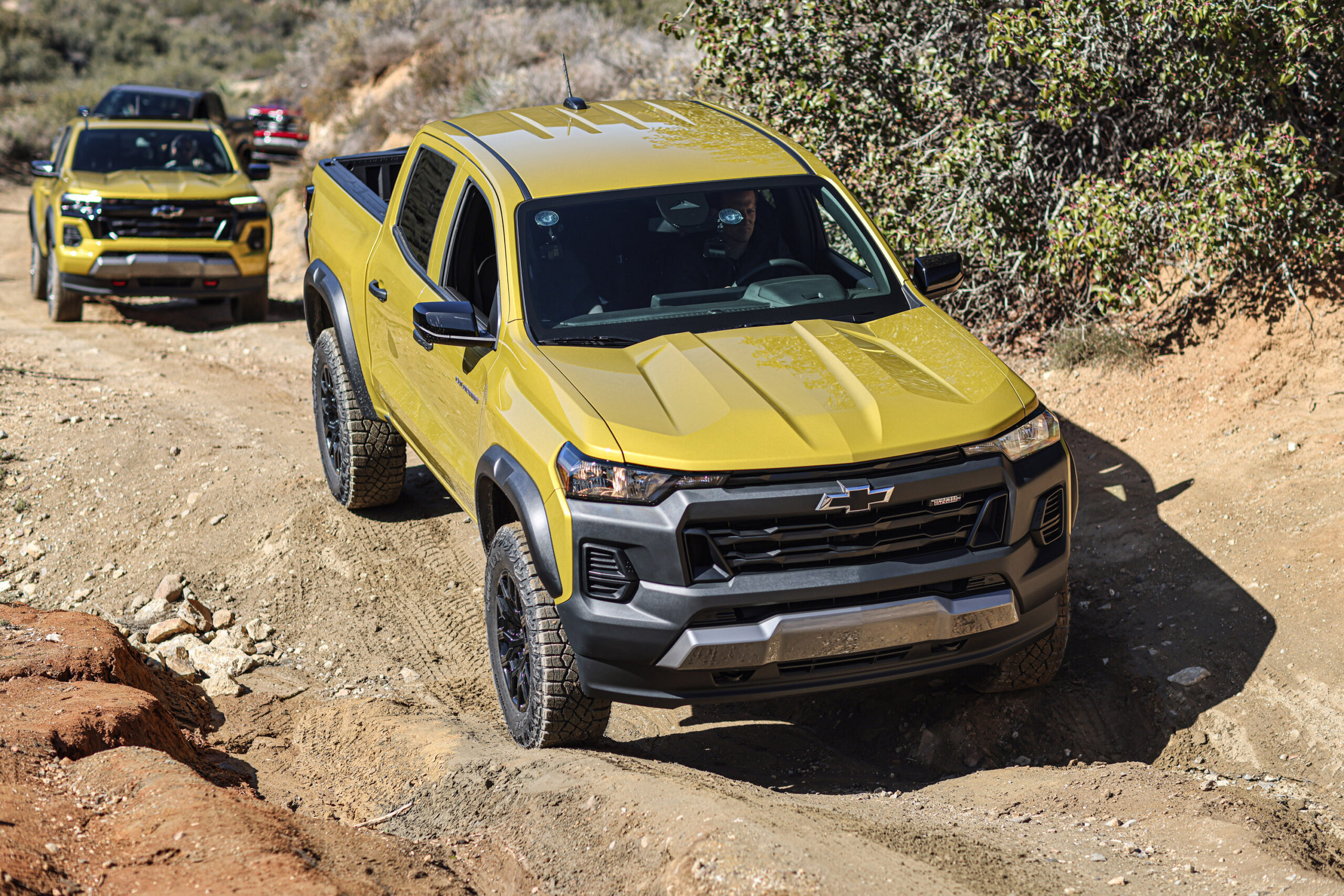 First Look Review 2023 Chevrolet Colorado packs fullsize torque in a