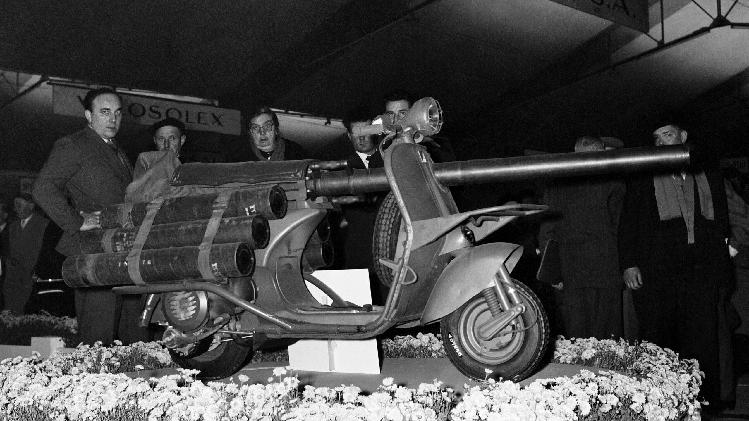 Vespa 150 Type Tap Presentation With A 75Mm Gun