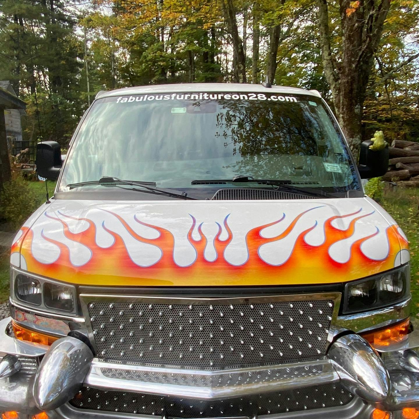 Heller Flame Van front