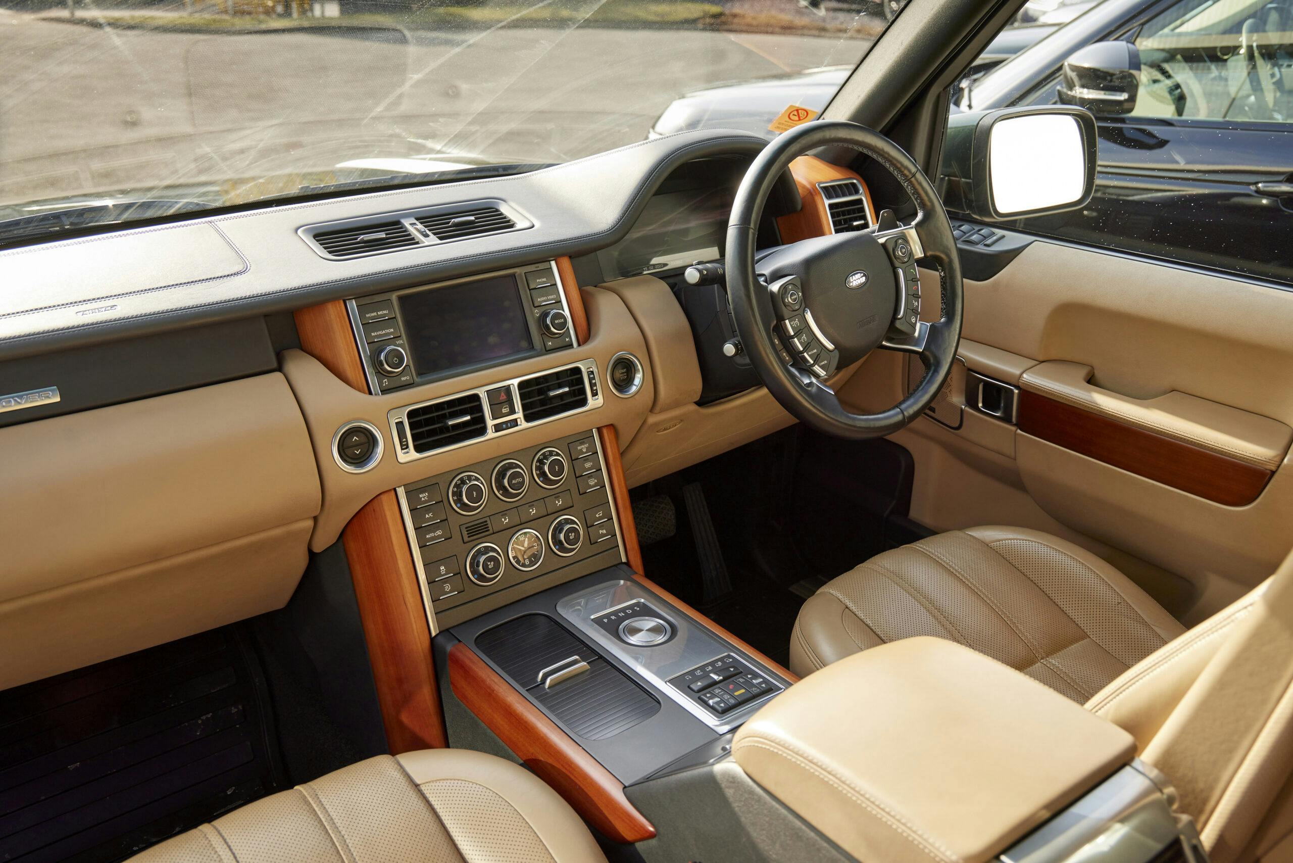 2010 Range Rover L322 interior