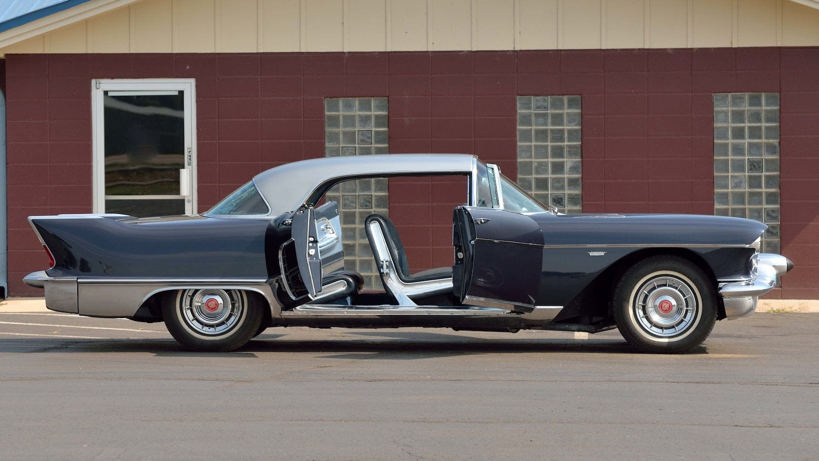 1957 Cadillac Eldorado Brougham Body by Fleetwood side profile