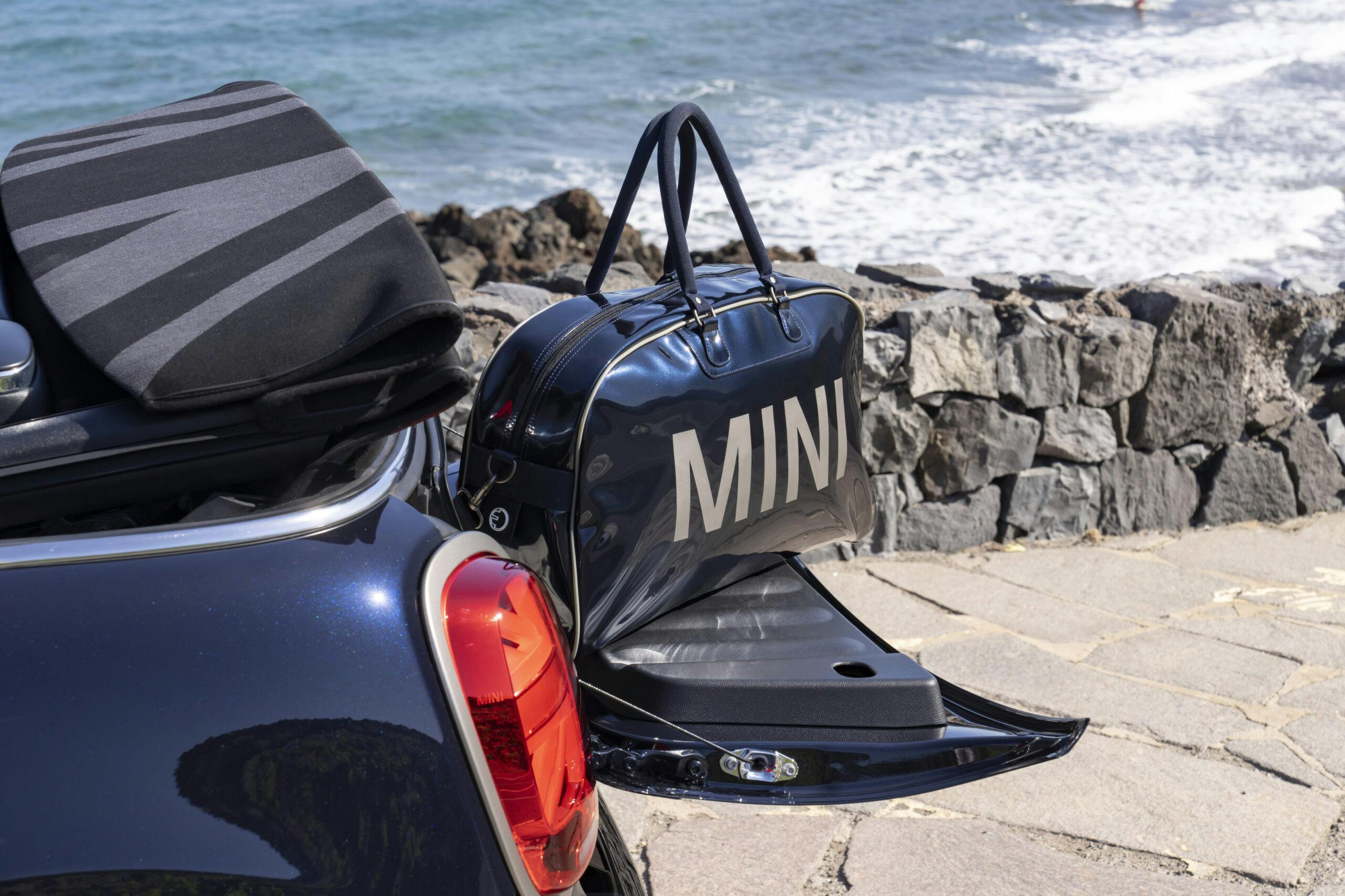 Mini Cooper BEV Convertible luggage bag accessory