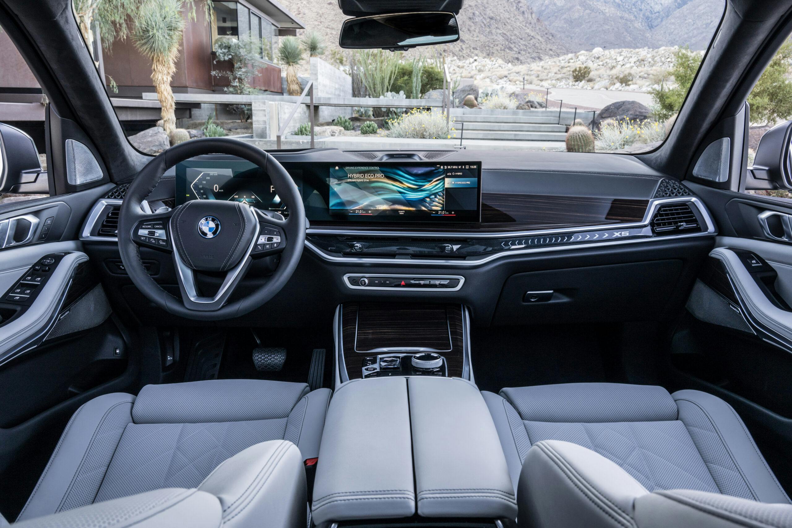 BMW 2024 X5 interior