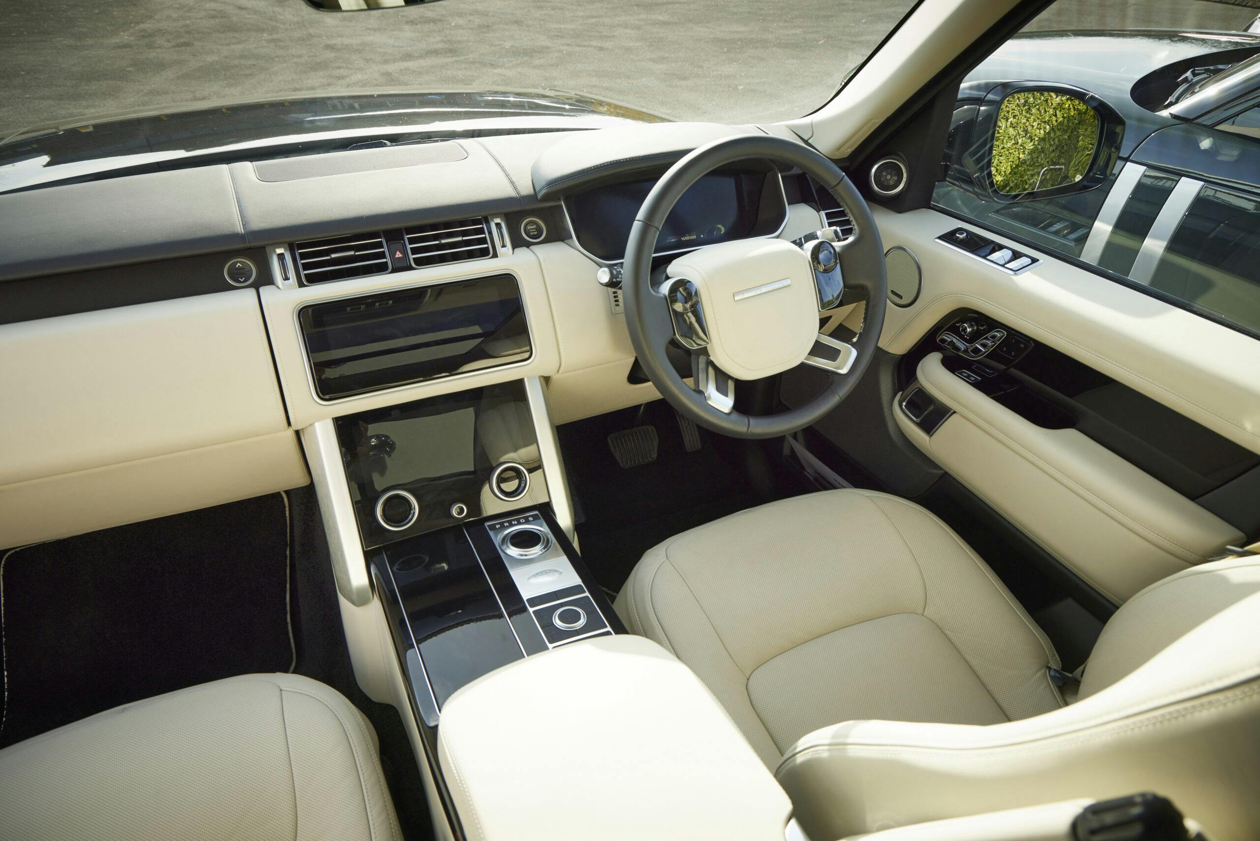 2022 L405 Range Rover interior