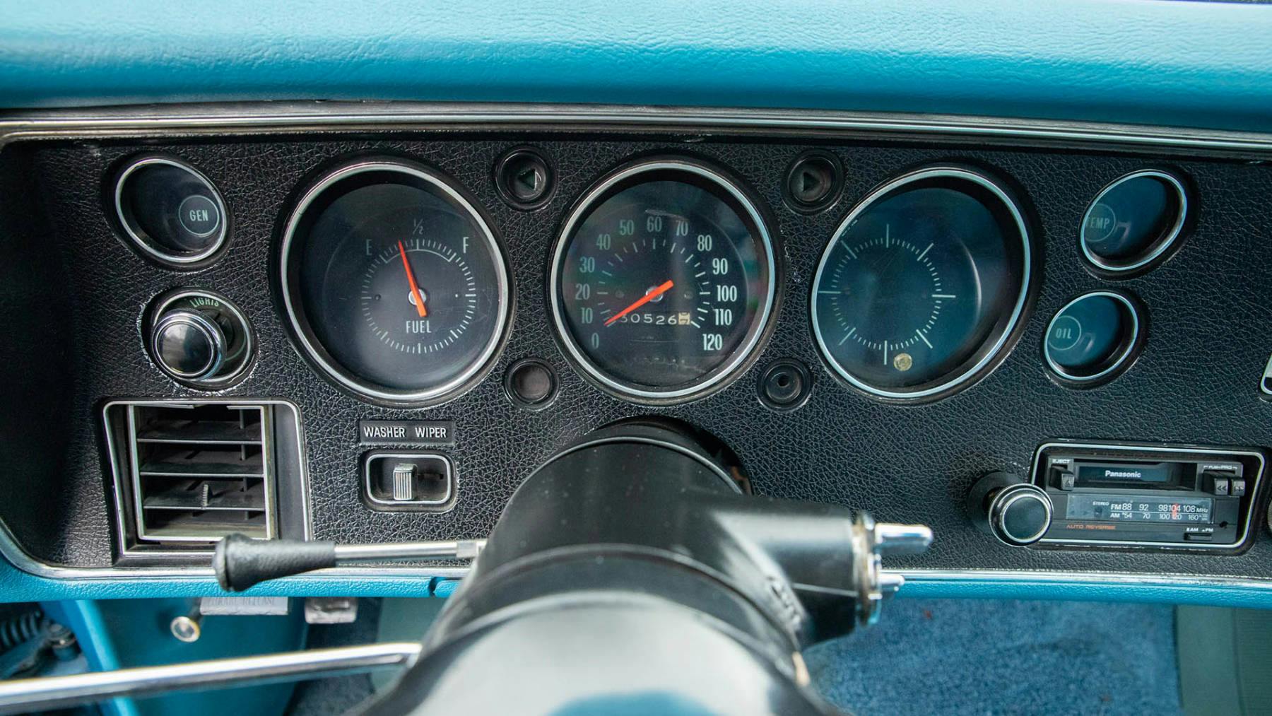 1970 Chevrolet El Camino SS 396 interior dash cluster gauges