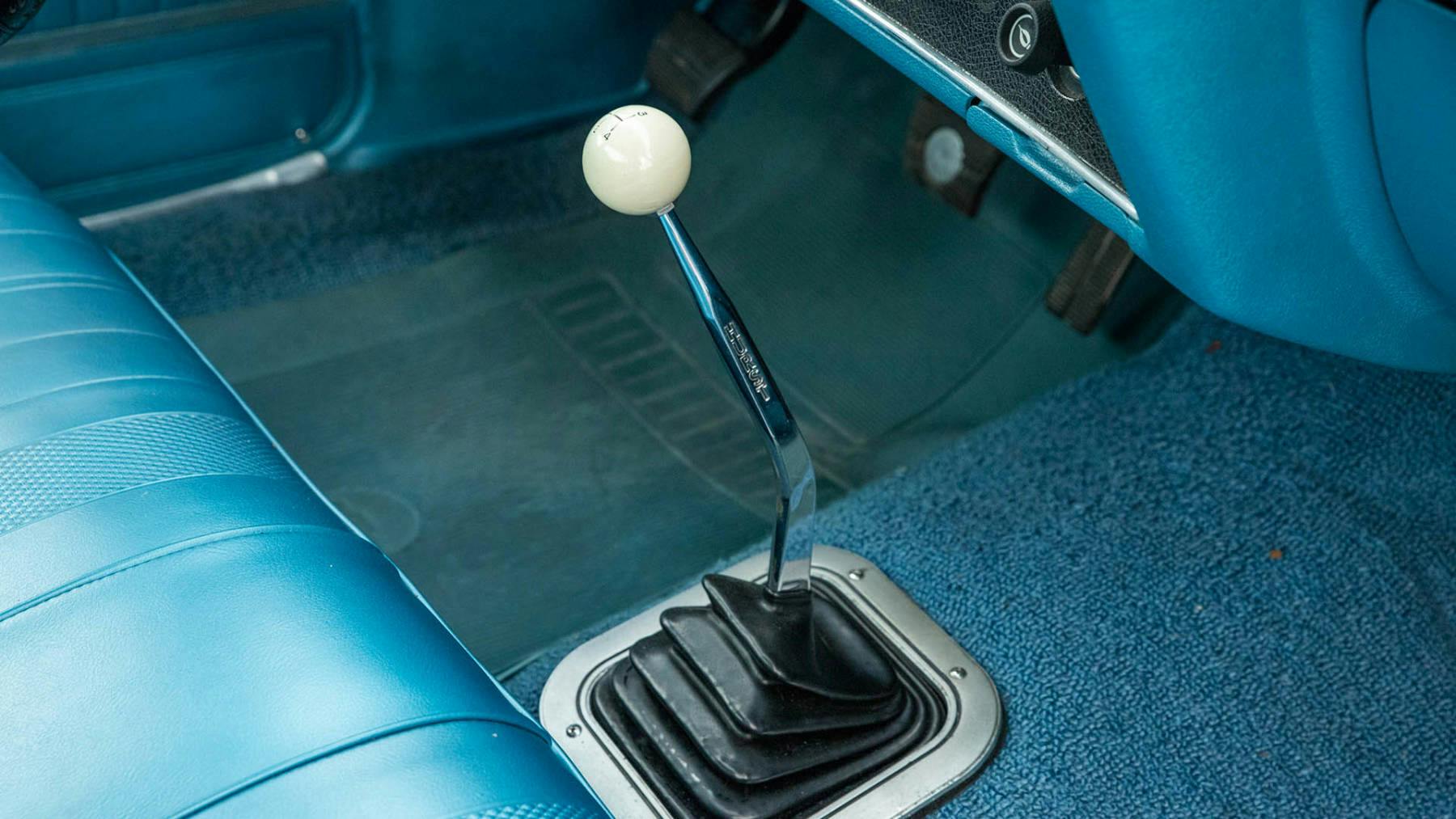 1970 Chevrolet El Camino SS 396 interior shifter