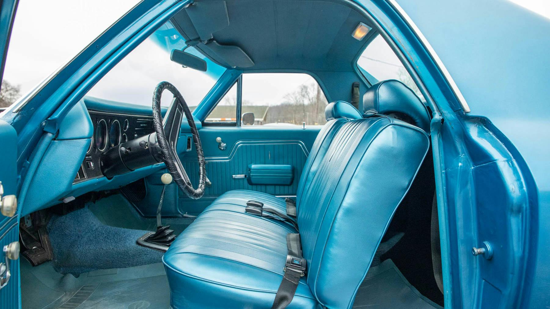 1970 Chevrolet El Camino SS 396 interior side
