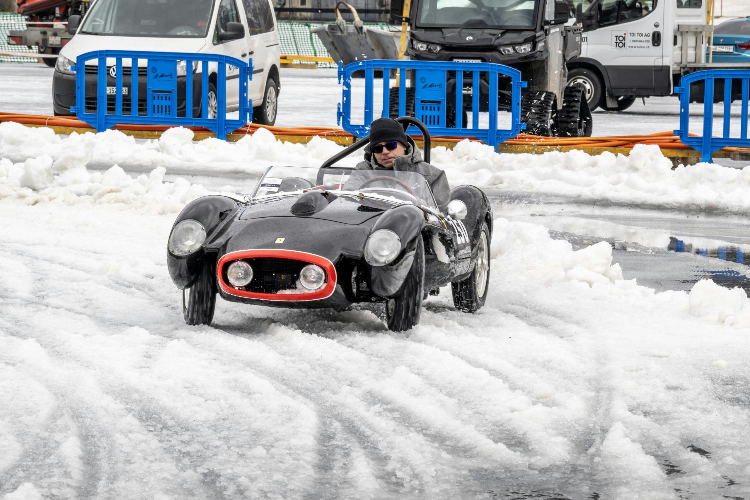 Little Car Company Ferrari Testarossa J on ice 3