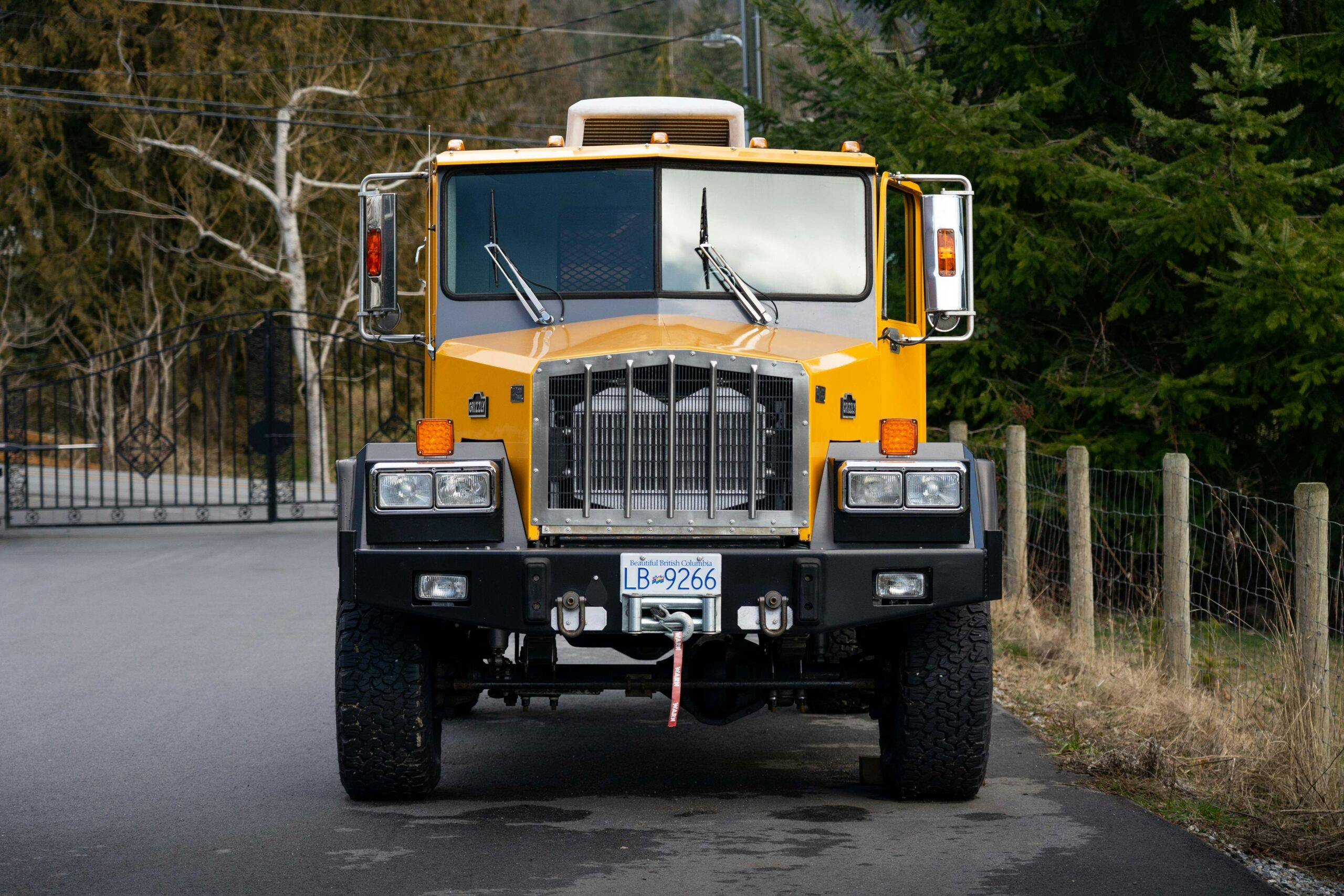 Unimog Grizzly Truck front