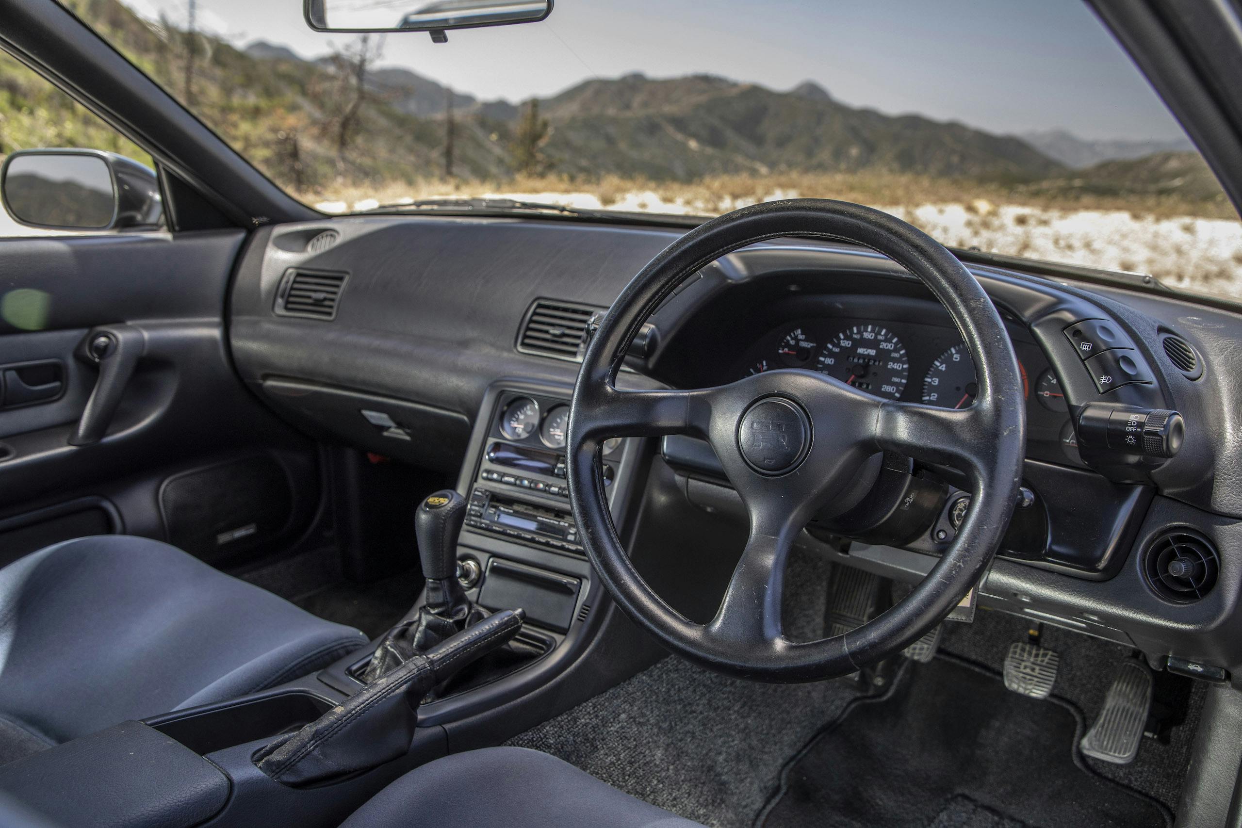 Nissan Skyline R32 GT-R interior front dash full