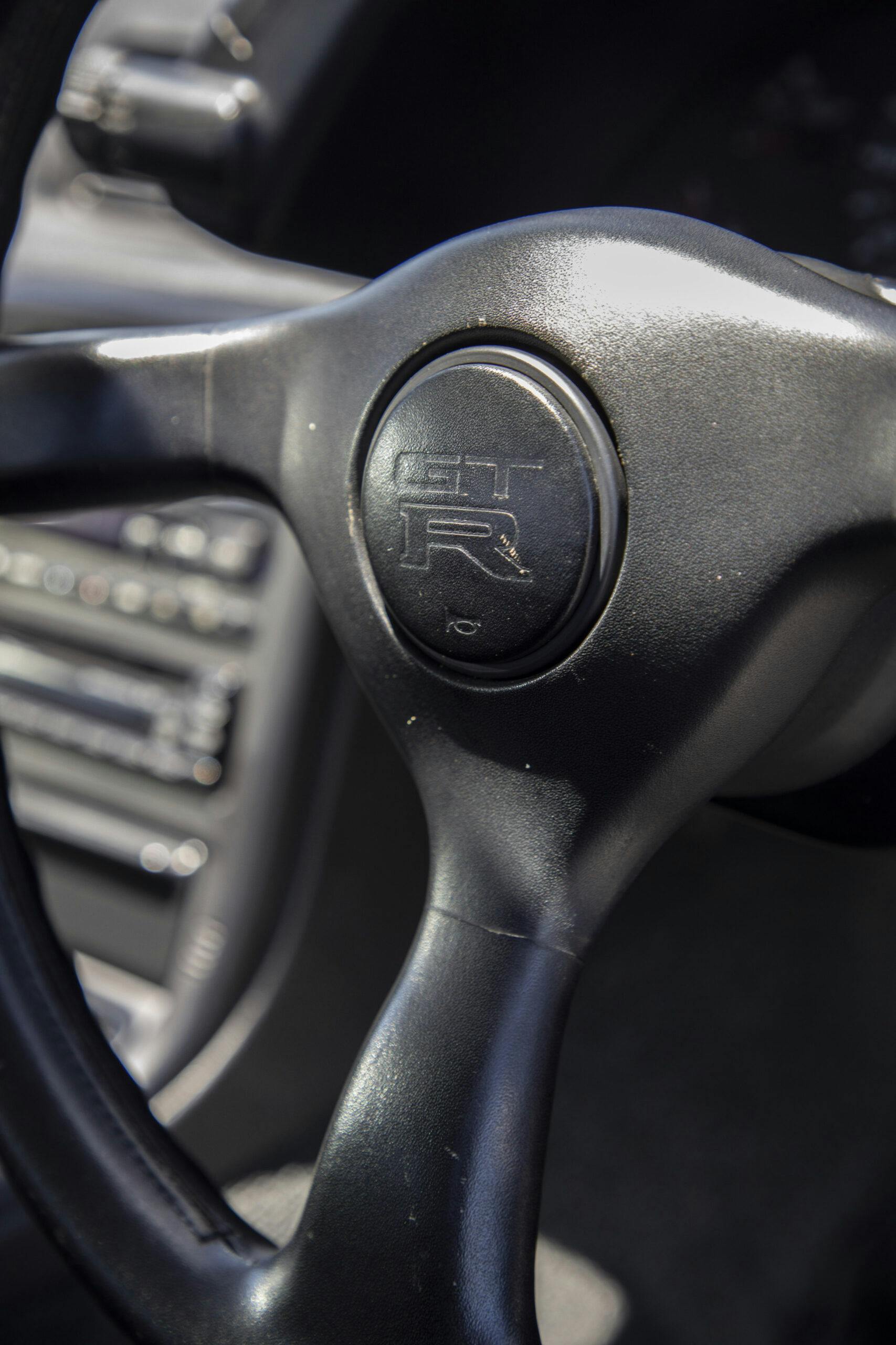 Nissan Skyline R32 GT-R interior steering wheel vertical