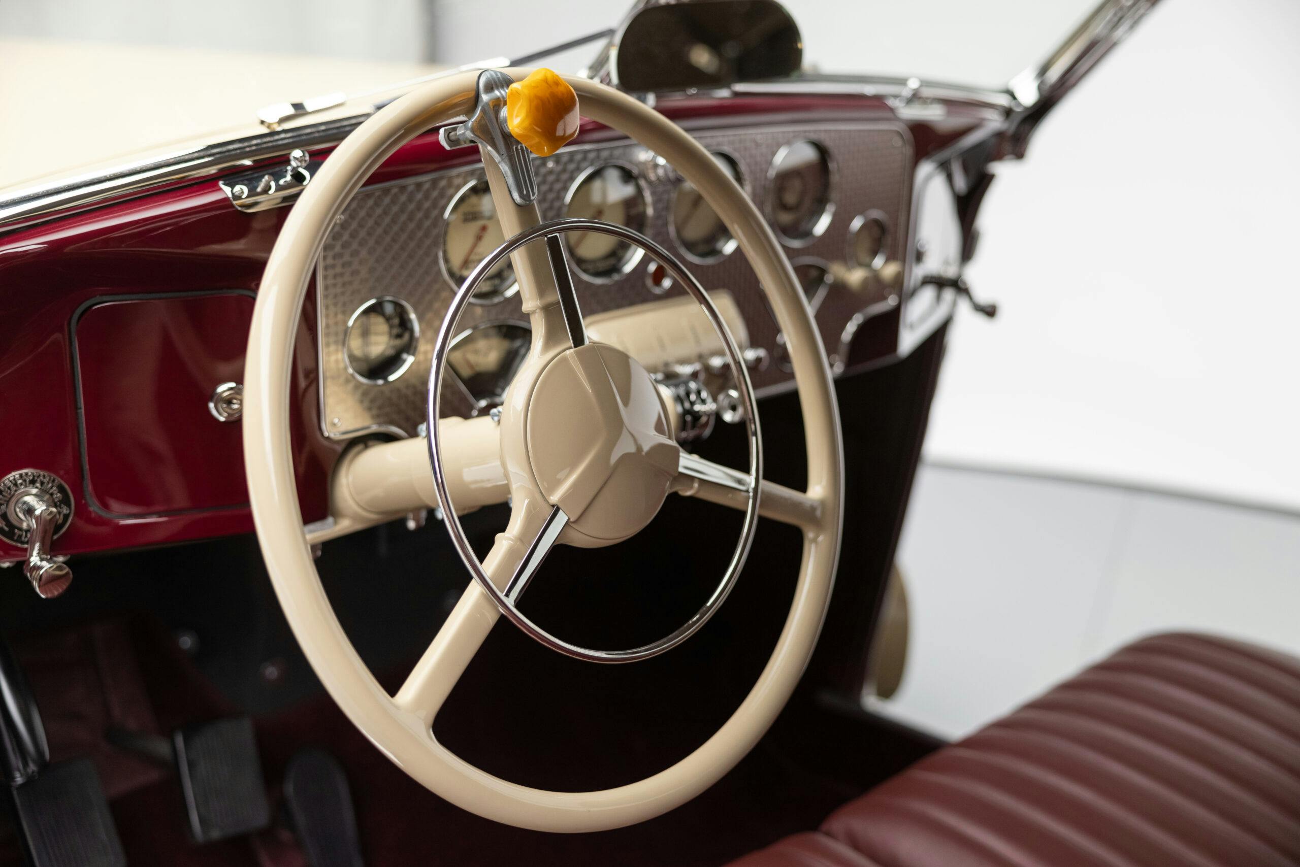 Amelia Earhardt 1937 Cord 812 Phaeton interior steering wheel