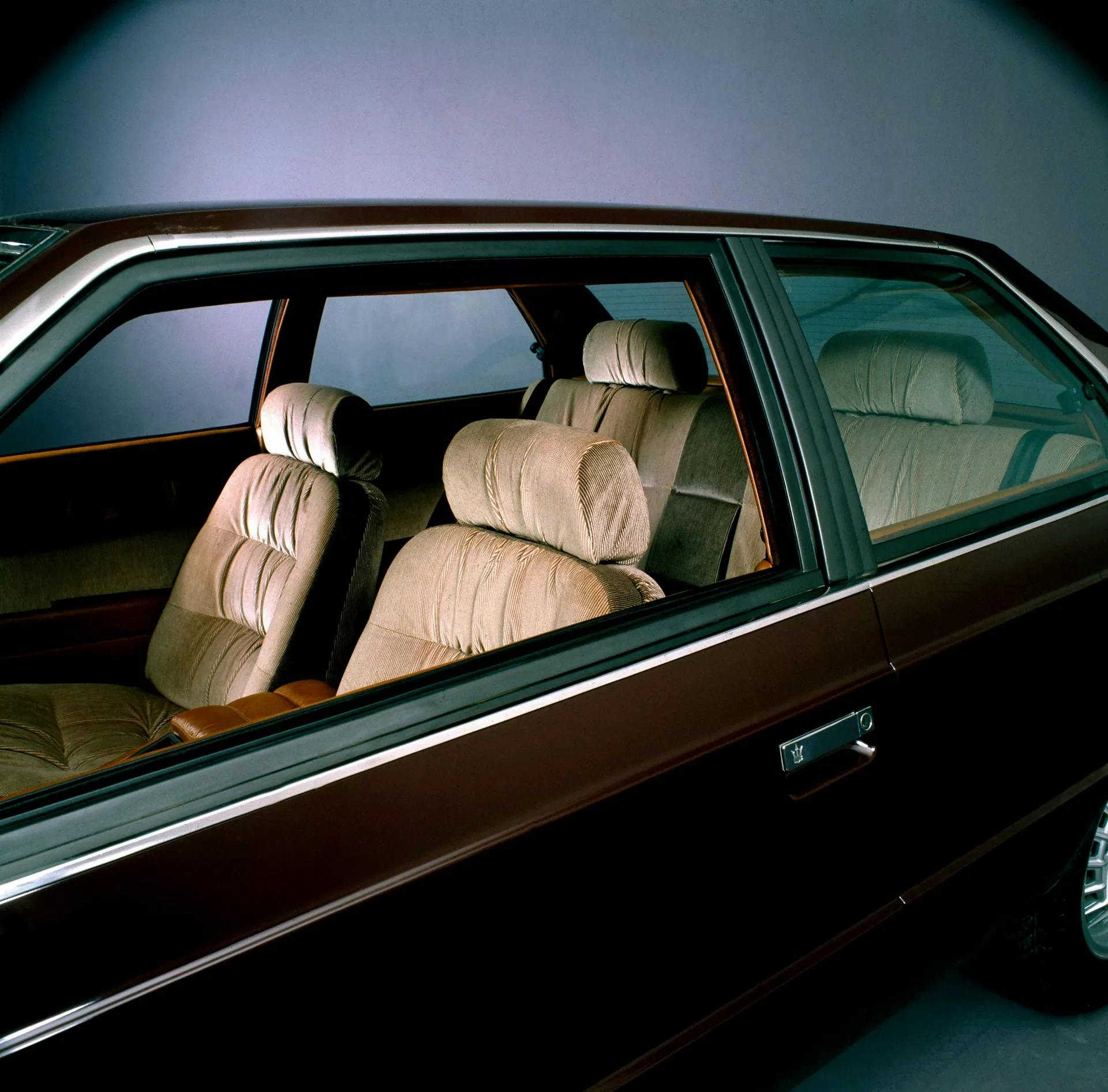 Maserati Biturbo interior headrests