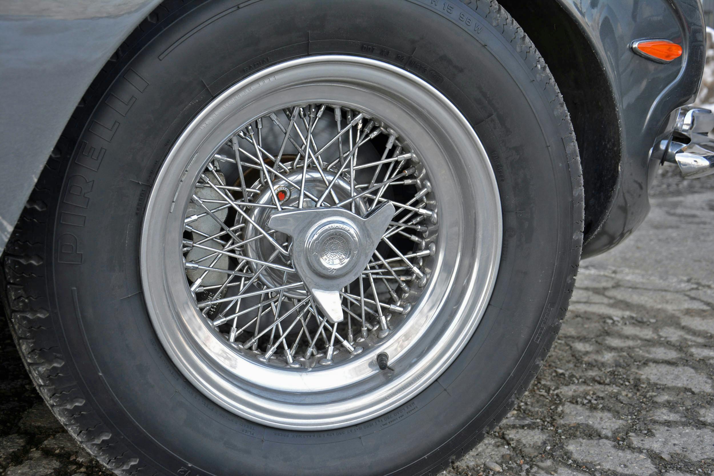 Lamborghini 400 GT wheel tire