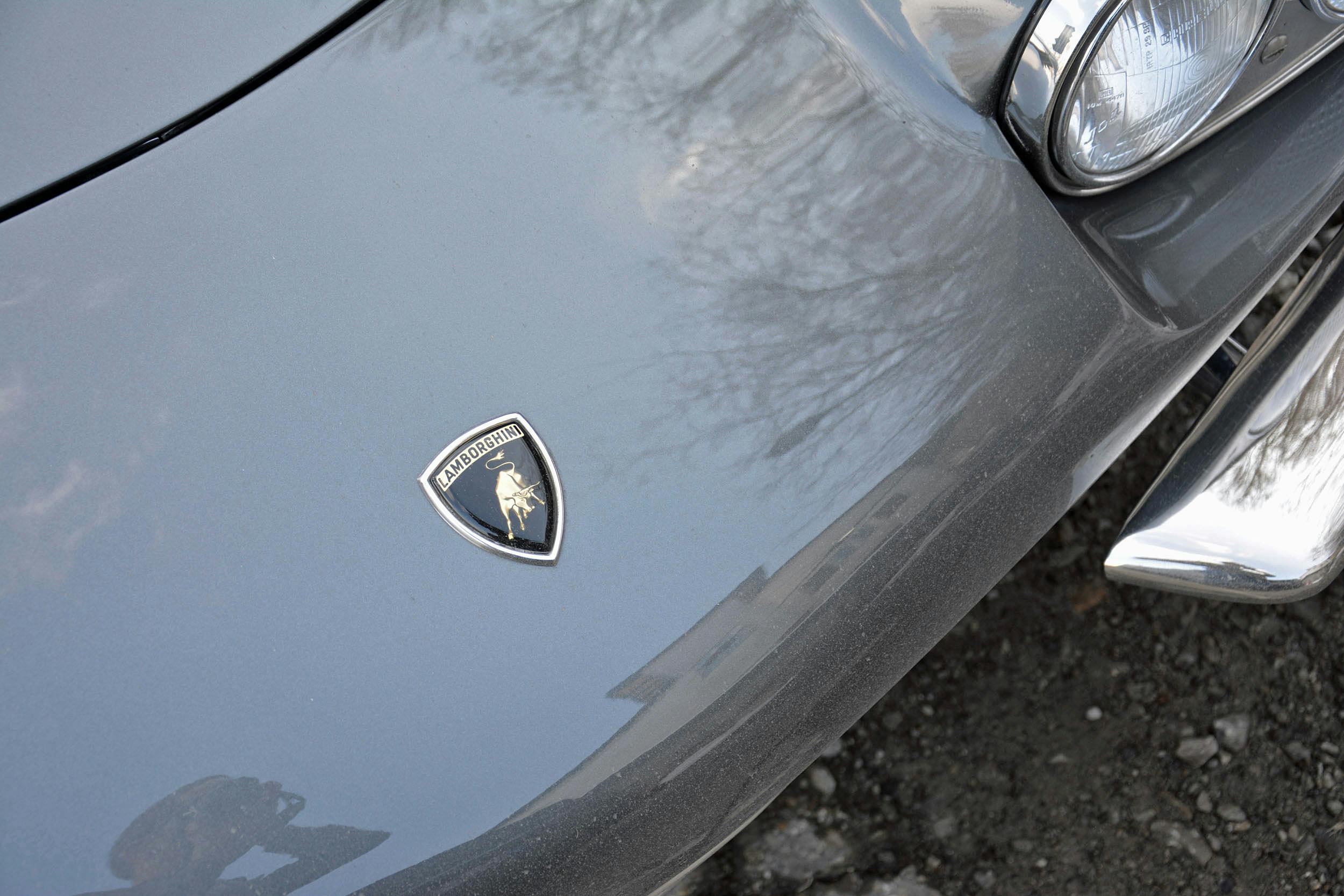 Lamborghini 400 GT hood emblem