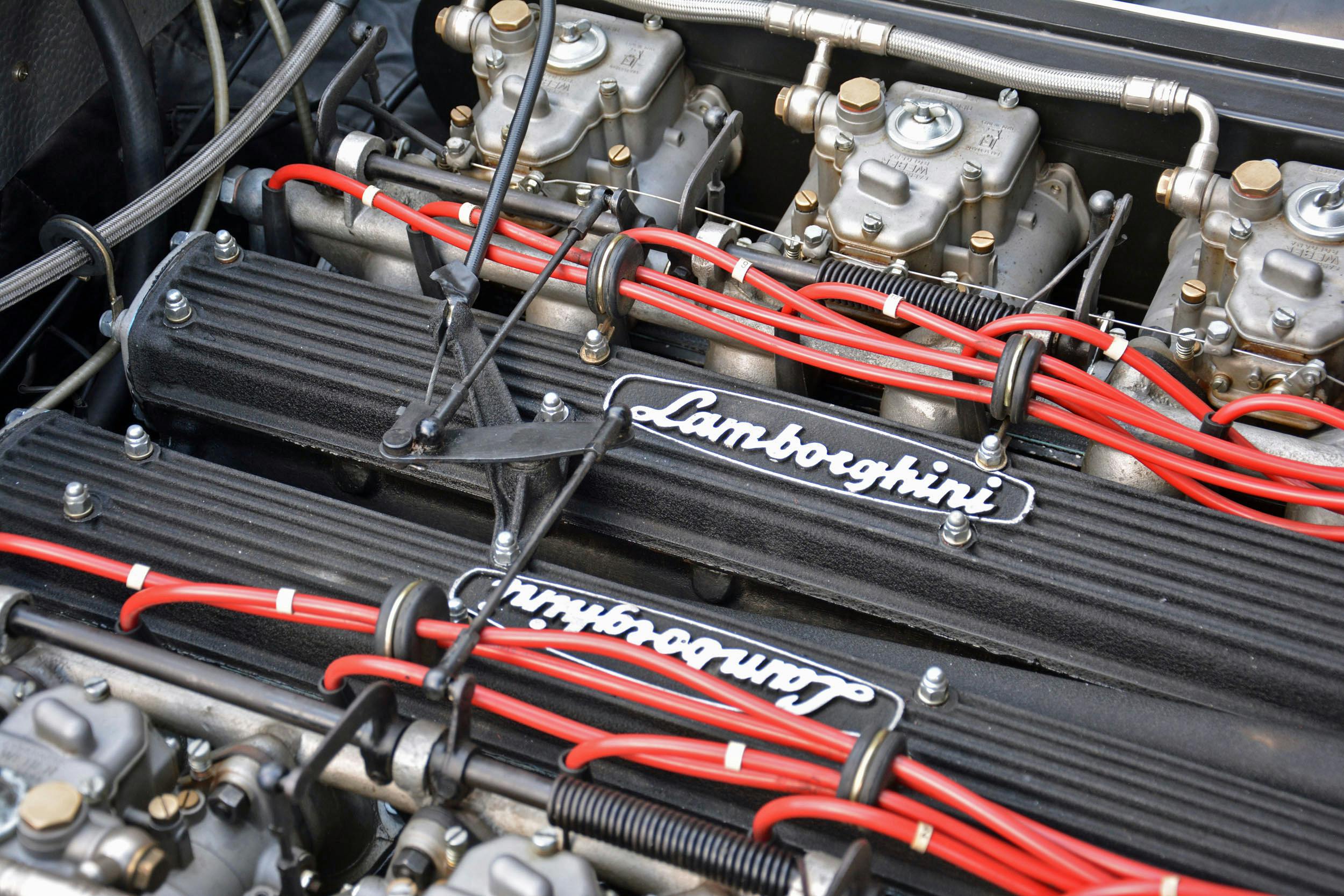 Lamborghini 400 GT engine top