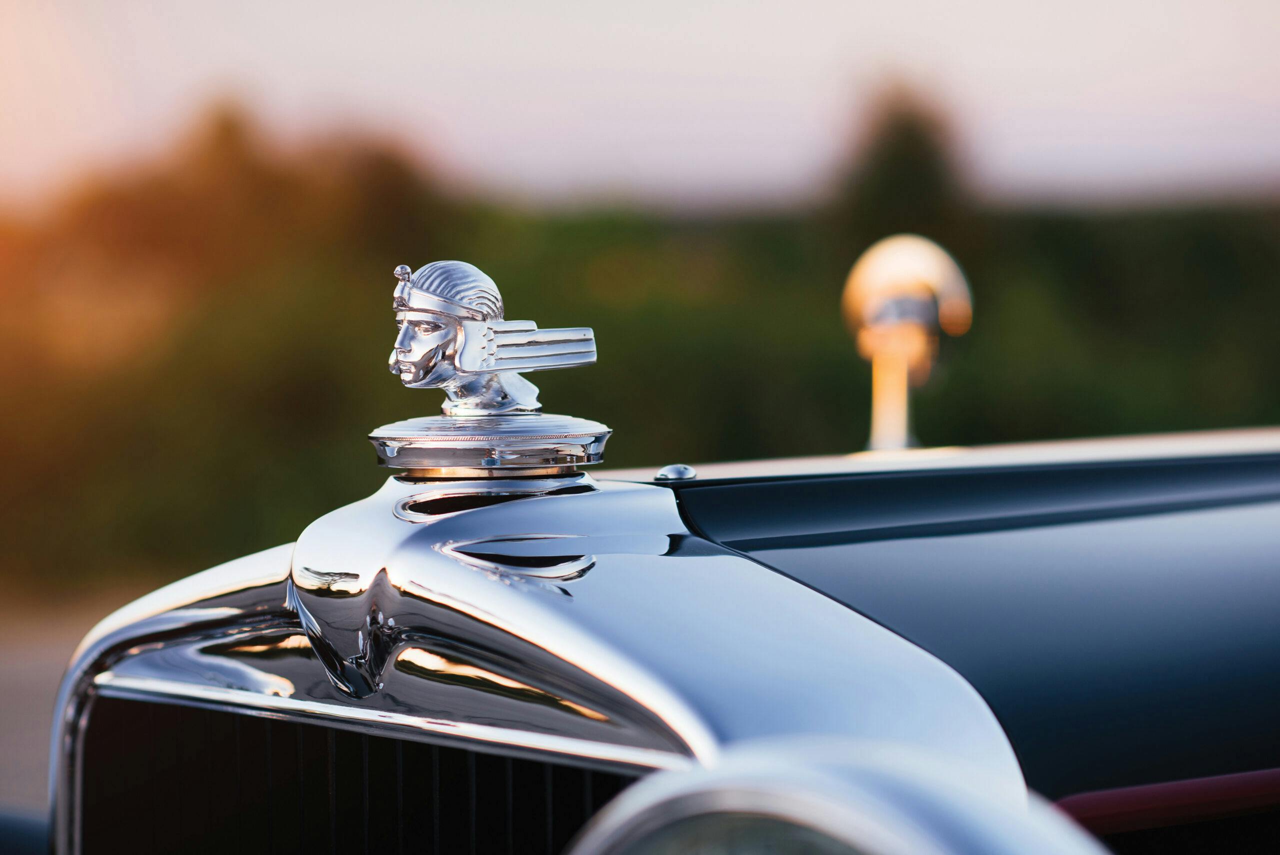 1929-Stutz-Model-M-Supercharged-Coupe-by-Lancefield hood ornament