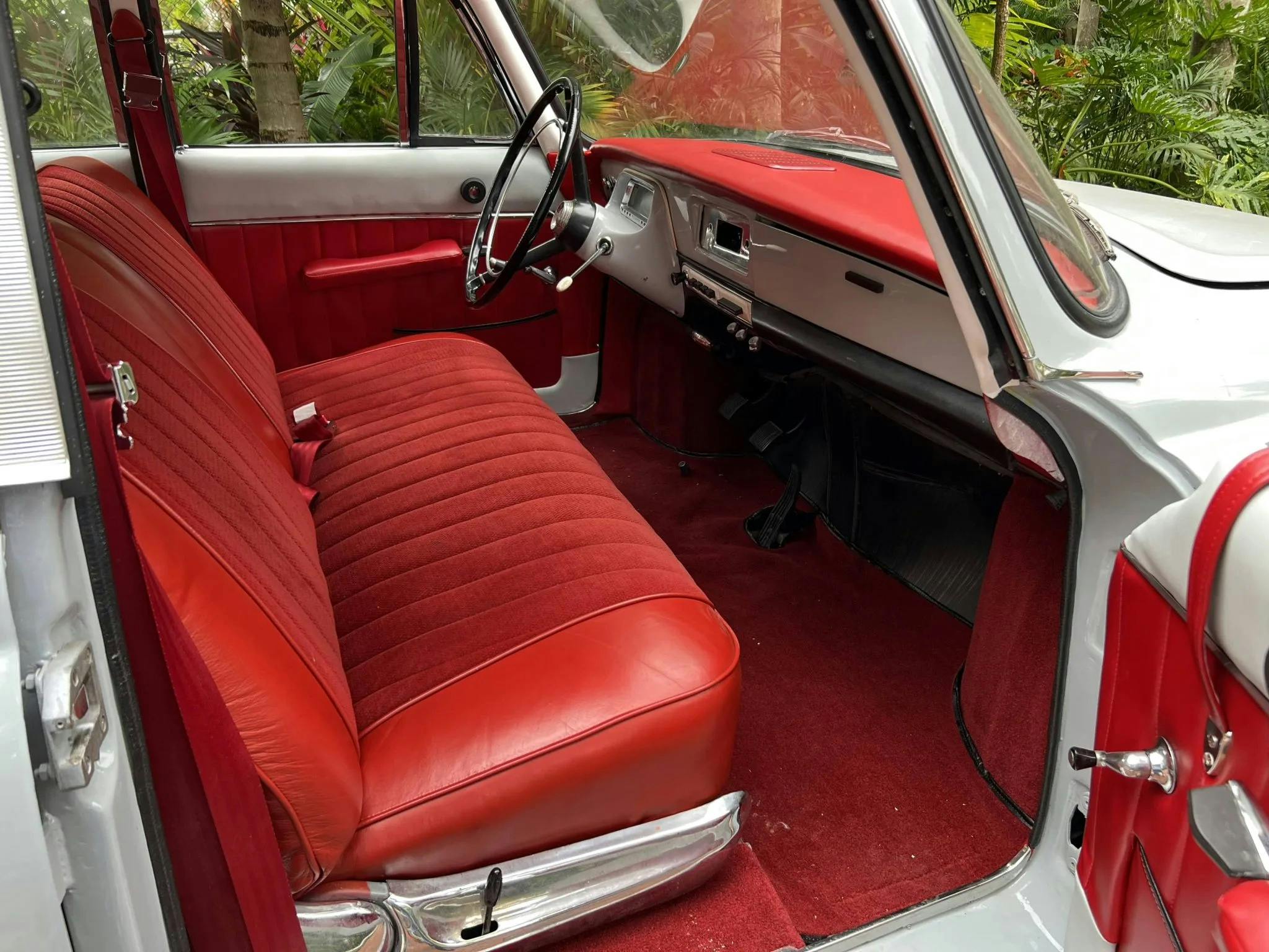1969 Tatra 603 interior front seat