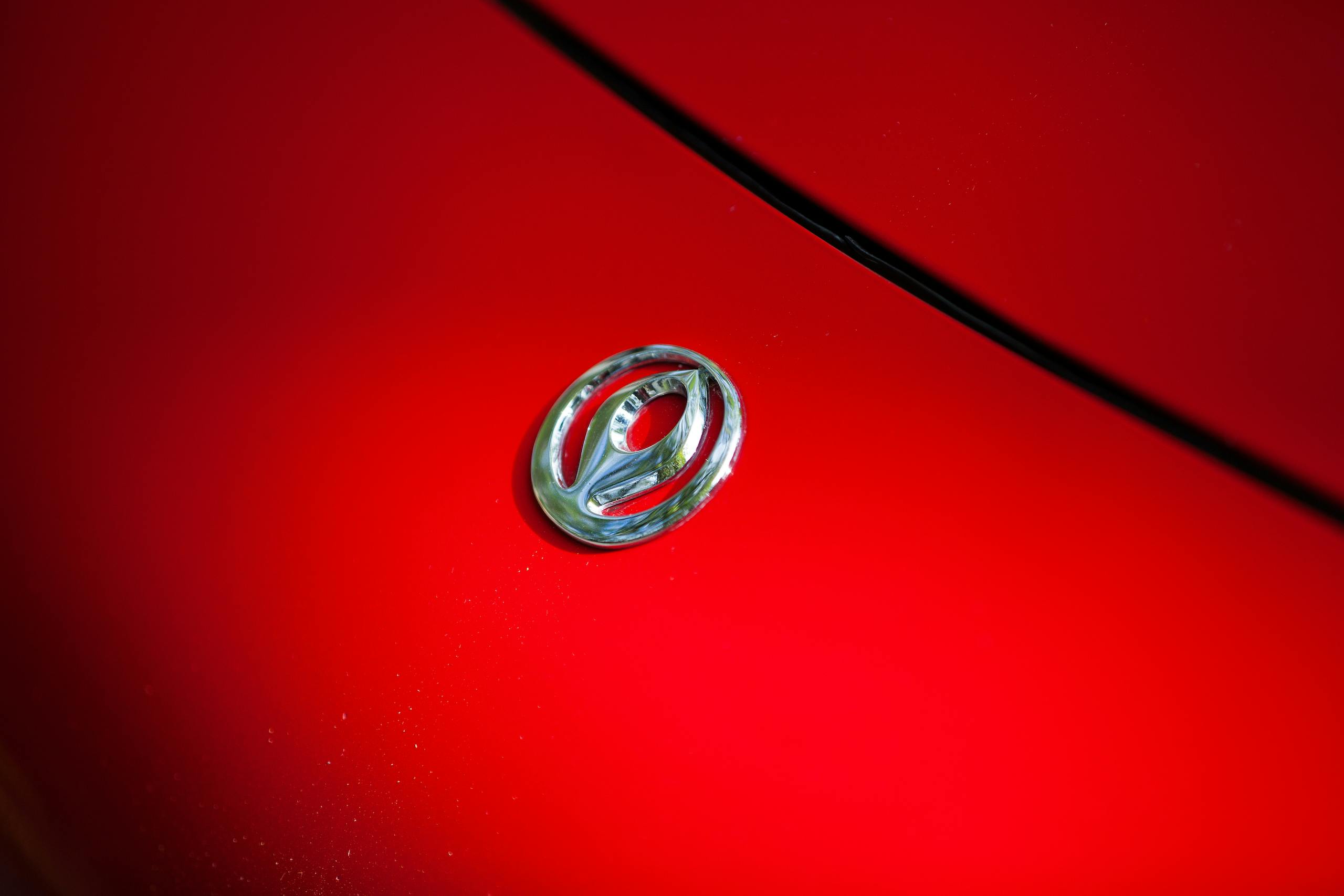 1995 Mazda Miata emblem