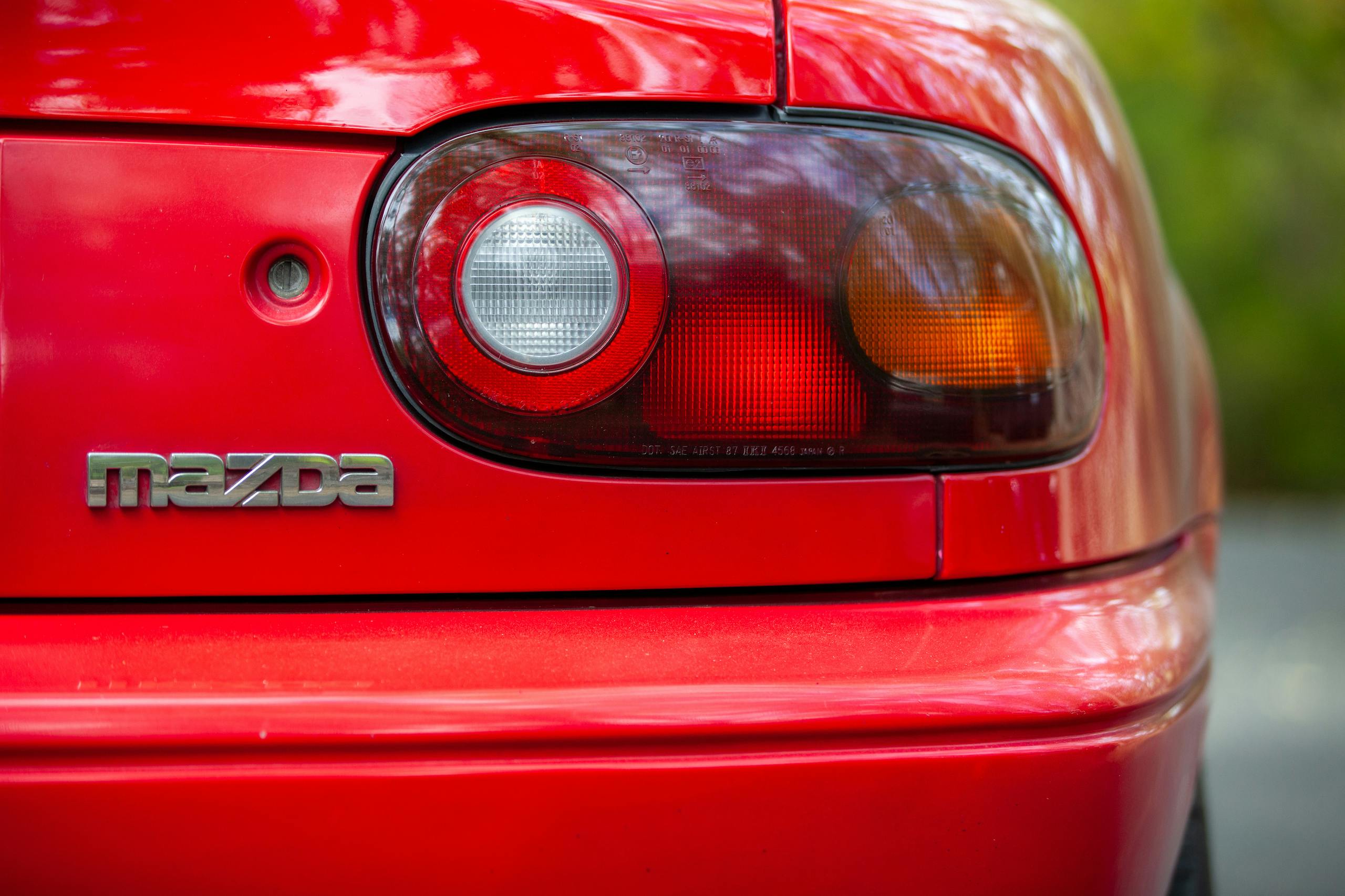 1995 Mazda Miata taillight