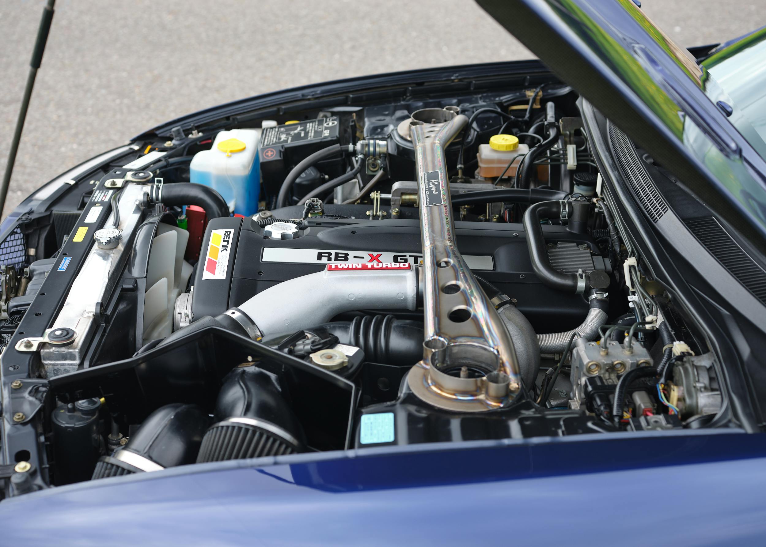 1996 Nissan Skyline R33 GT-R NISMO 400R engine bay side