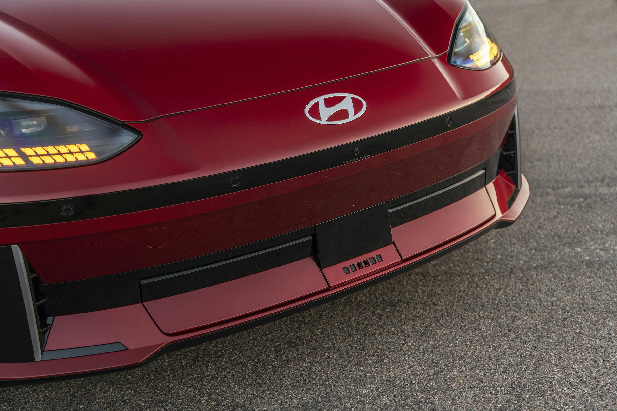 2023 Hyundai Ioniq 6 Limited front end closeup