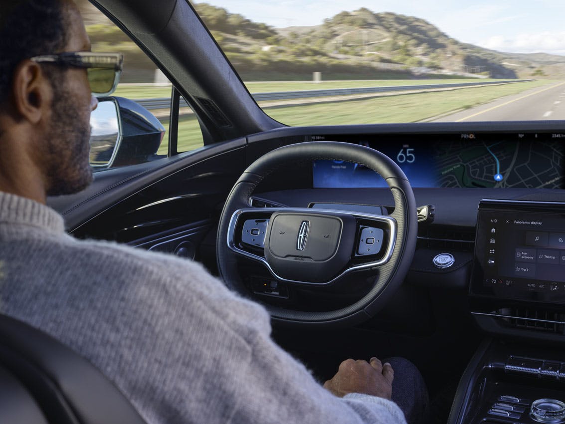 2024 Lincoln Nautilus Reserve interior BlueCruise 1.2 steering wheel