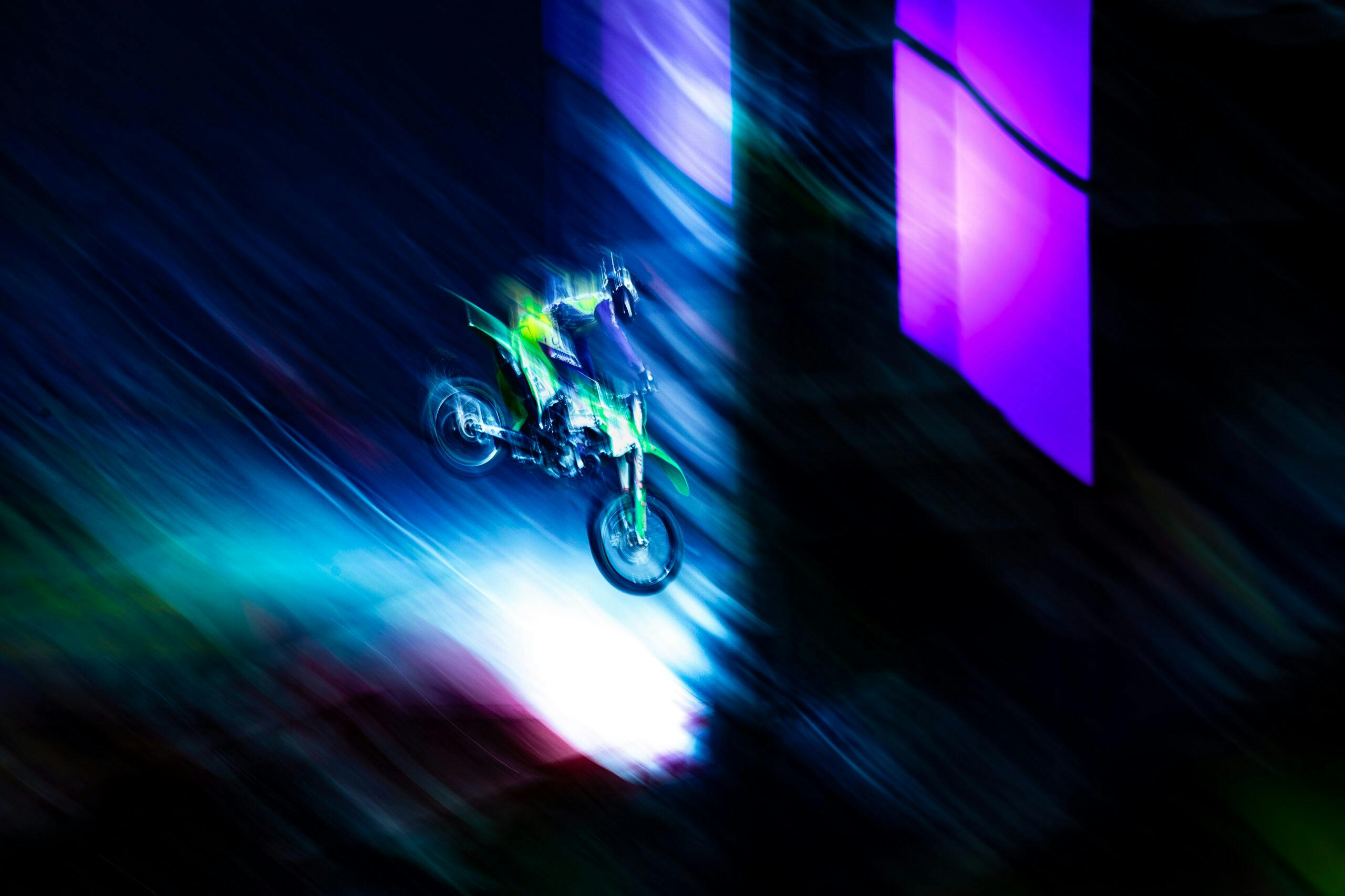 SuperMotocross rider air blur pan