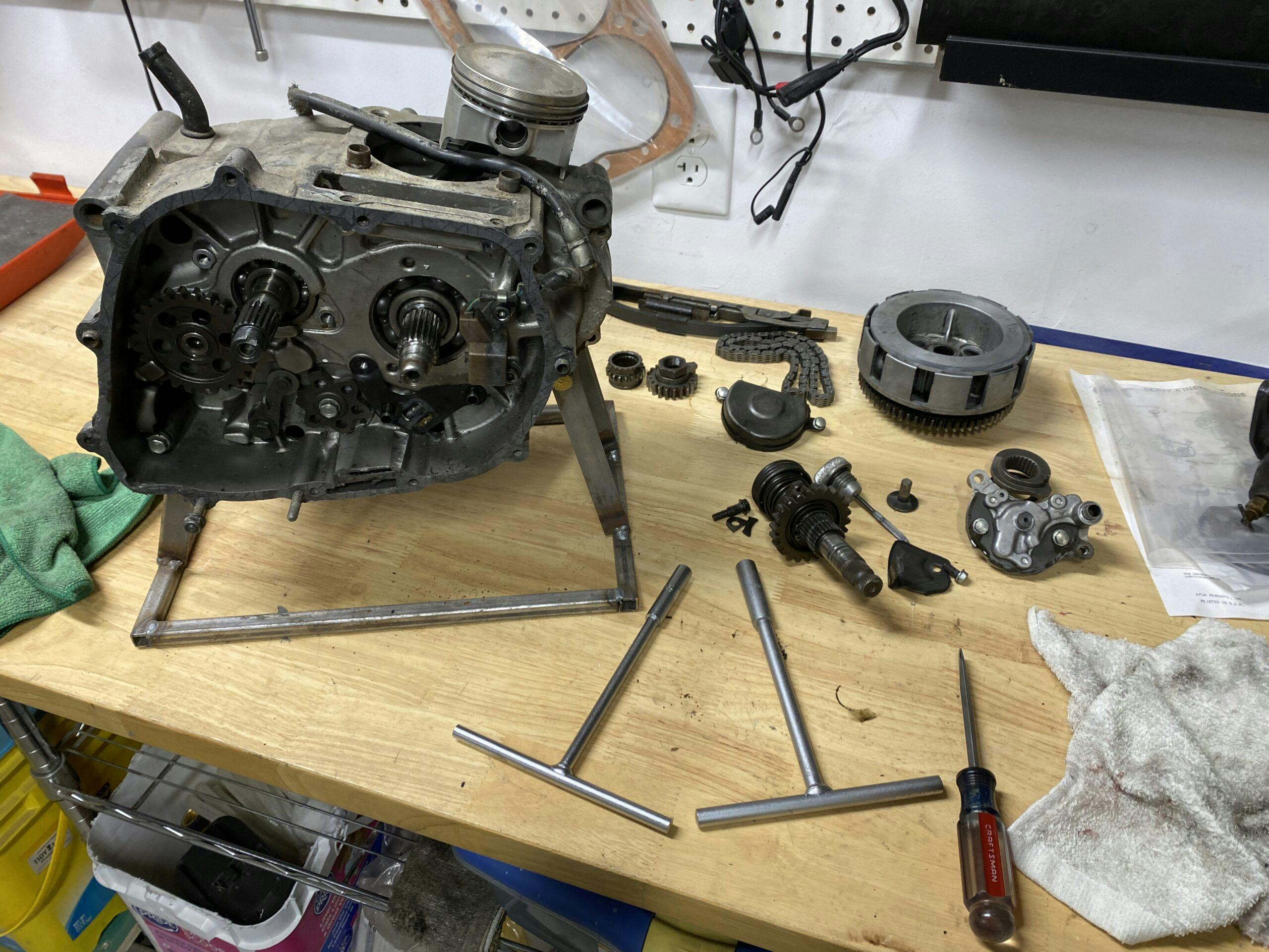 Honda XR250R engine start tear down
