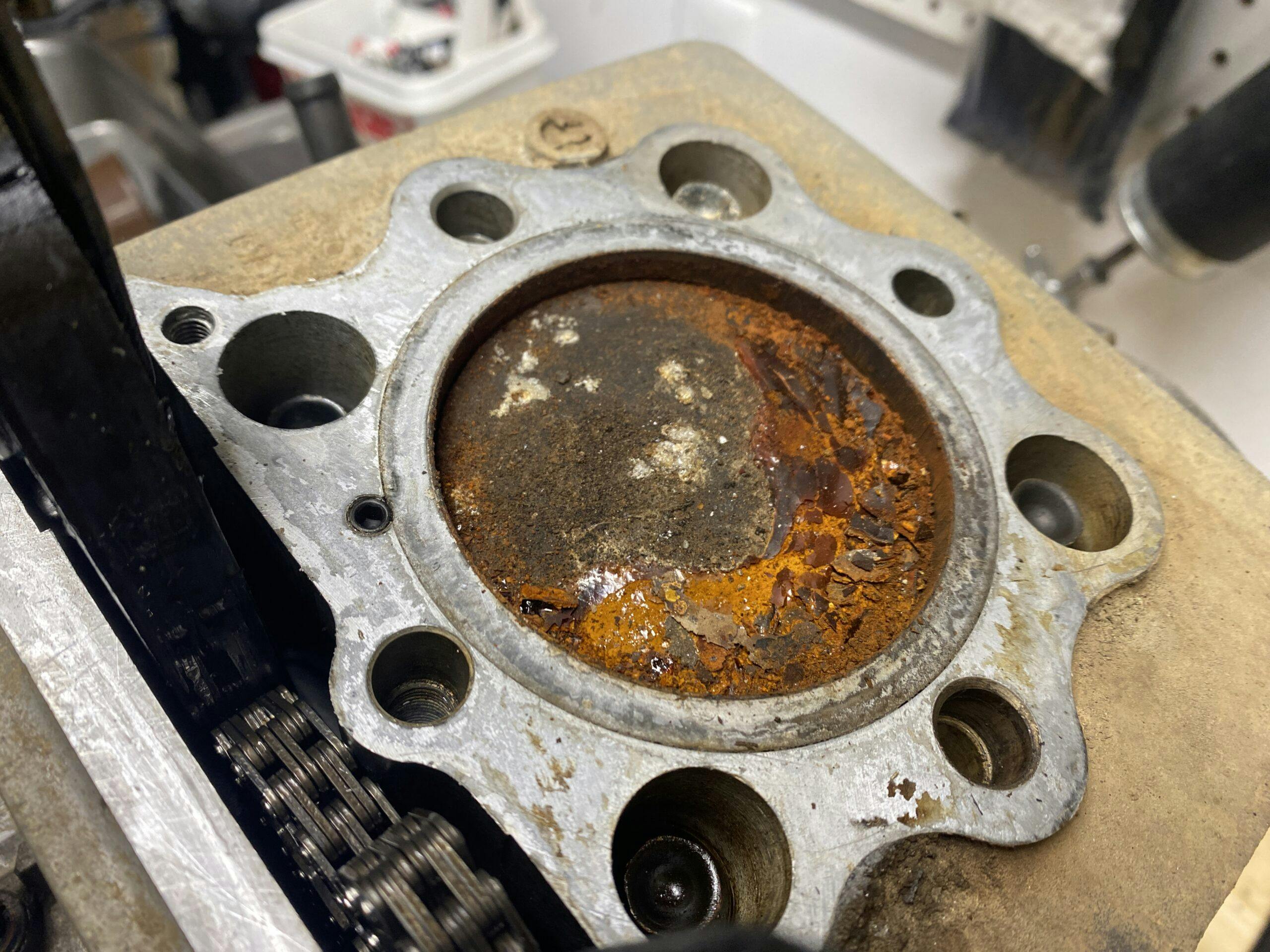 Honda XR250R rusty piston