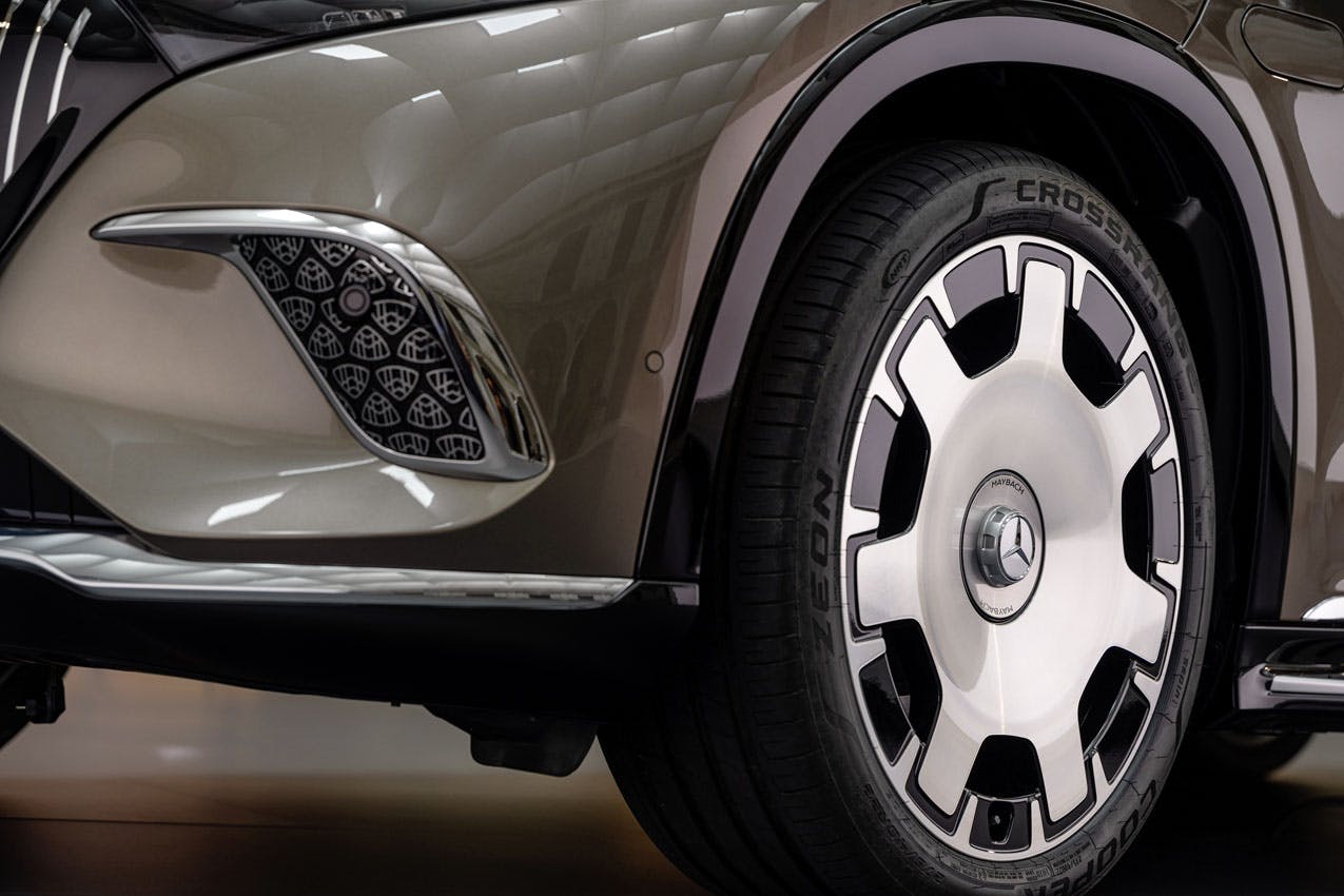 Mercedes-Maybach EQS SUV exterior wheel detail