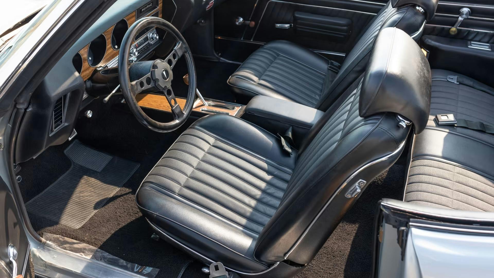 1970 Pontiac GTO Judge Ram Air IV Convertible interior