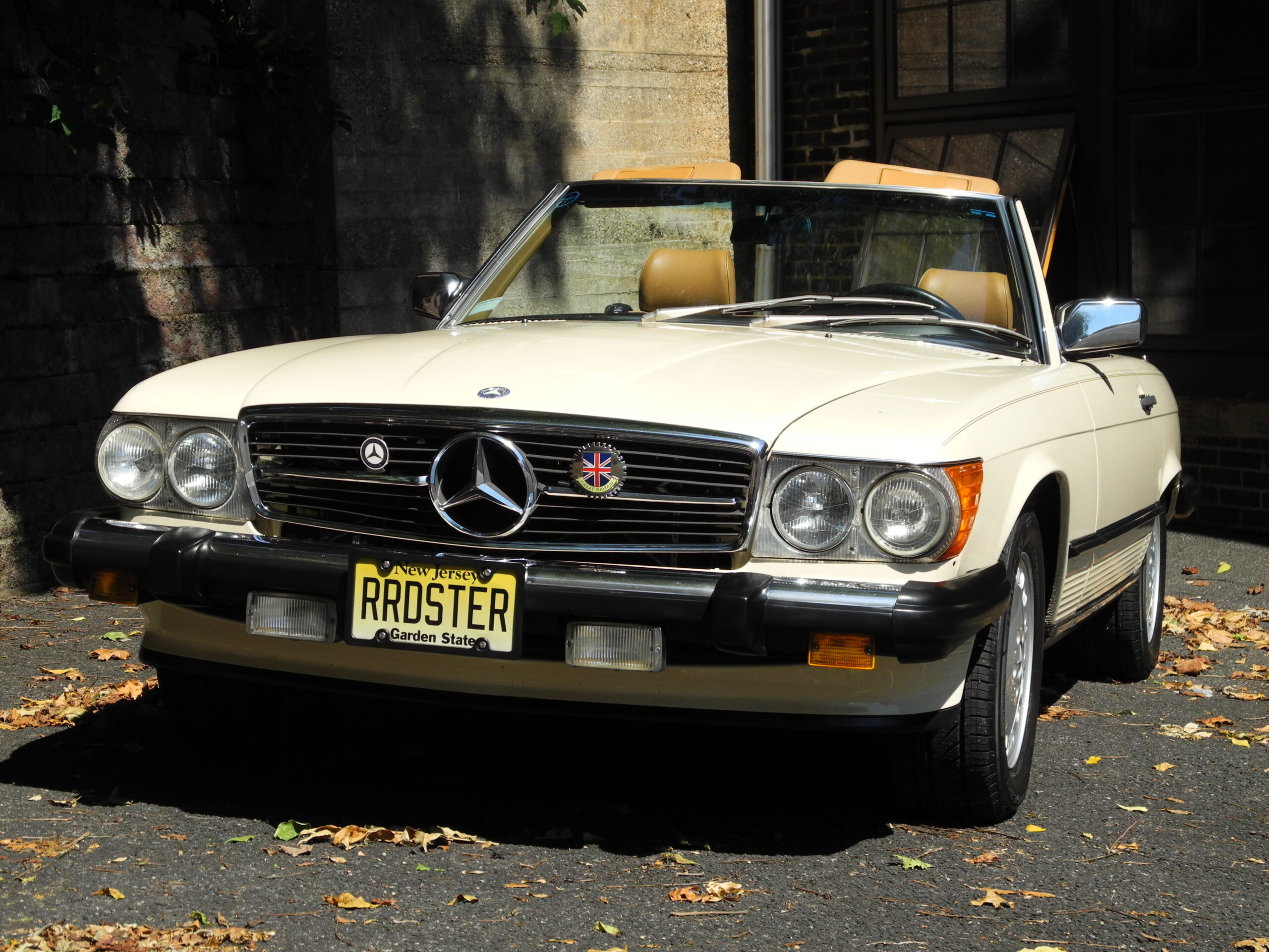 86 Mercedes-Benz 560SL nods to one owner's boyhood dreams